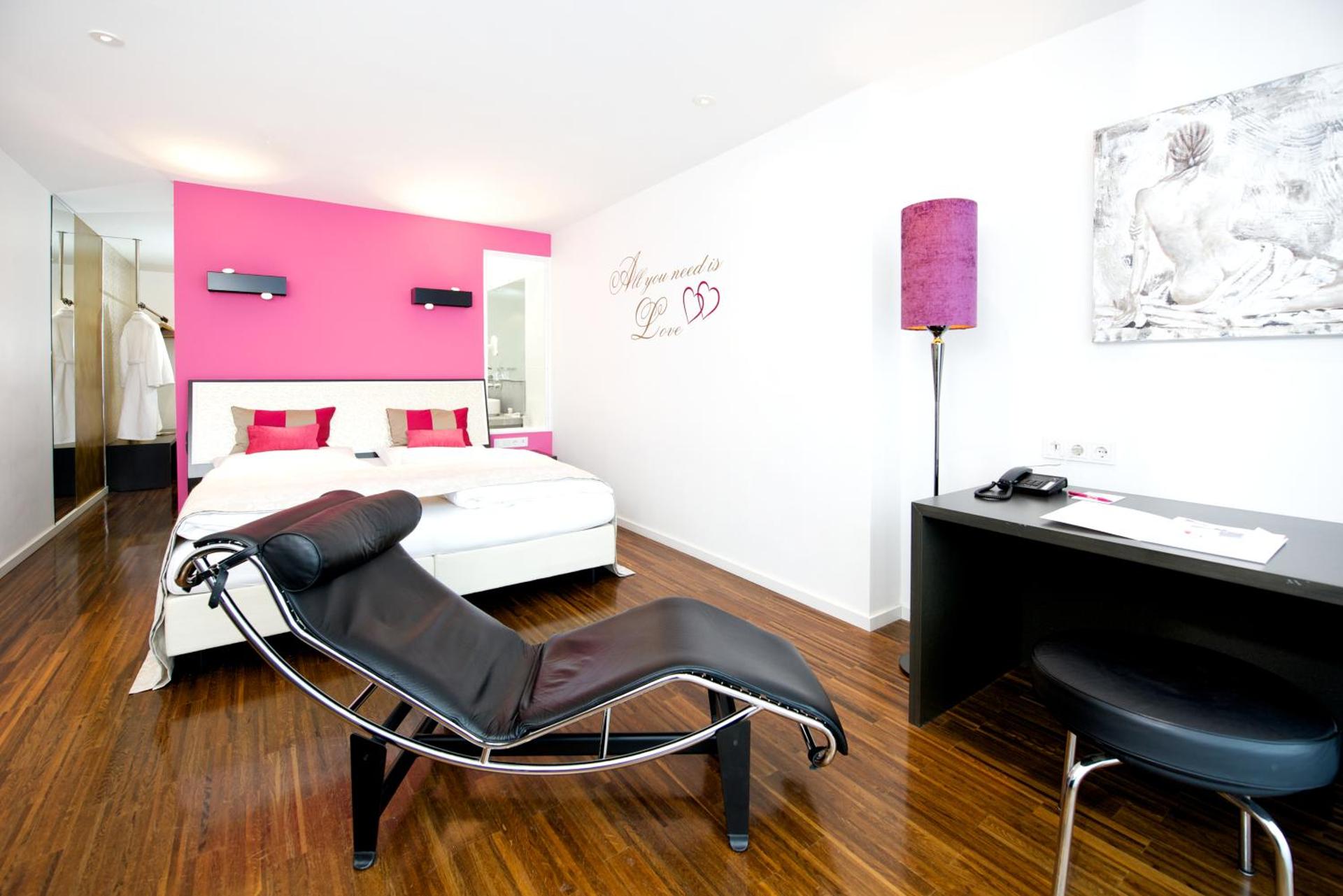 Photo of the whole room