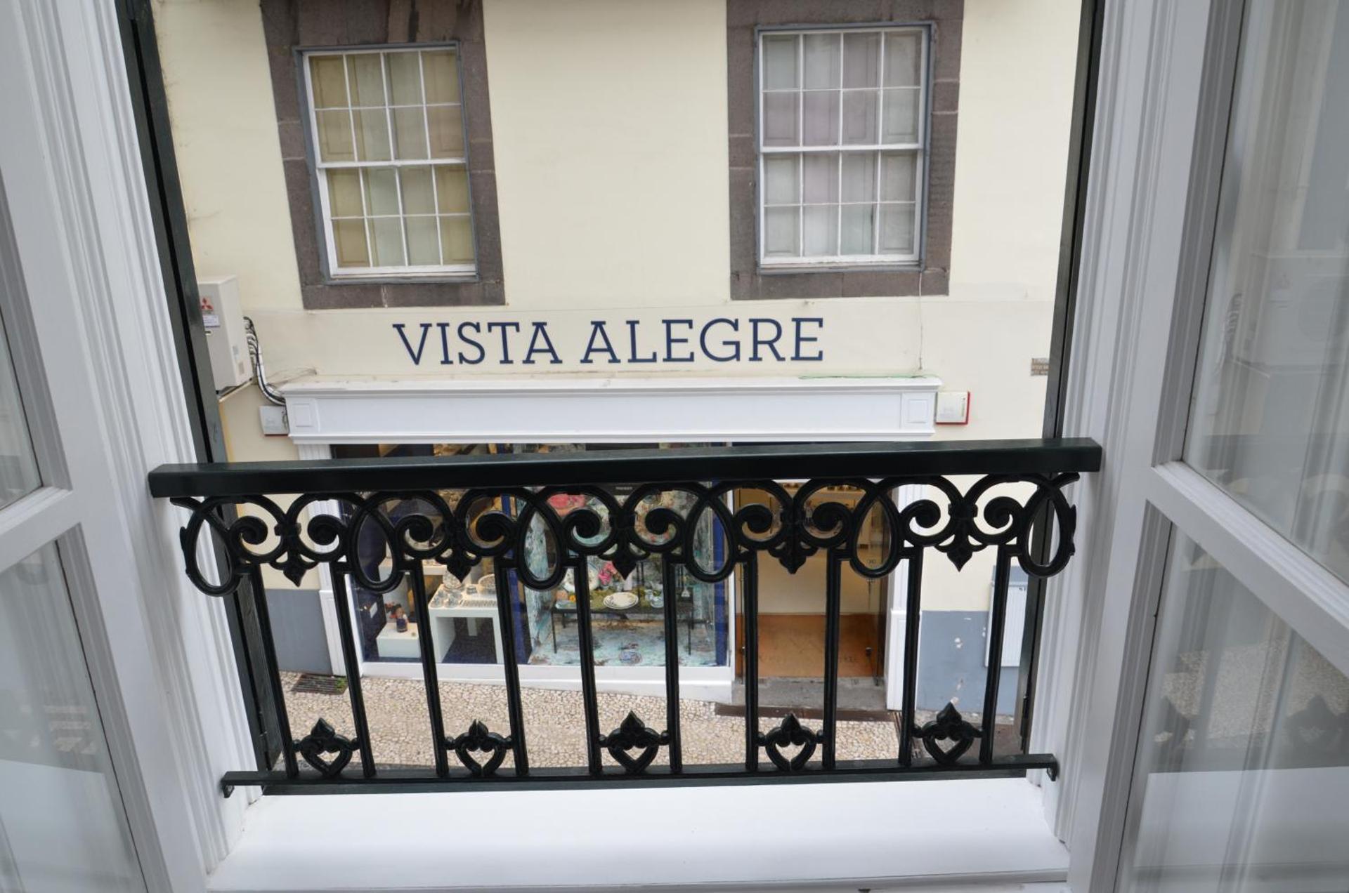 Edificio Charles 102