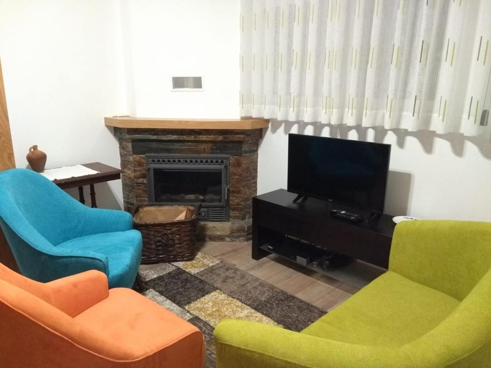 Communal lounge/ TV room