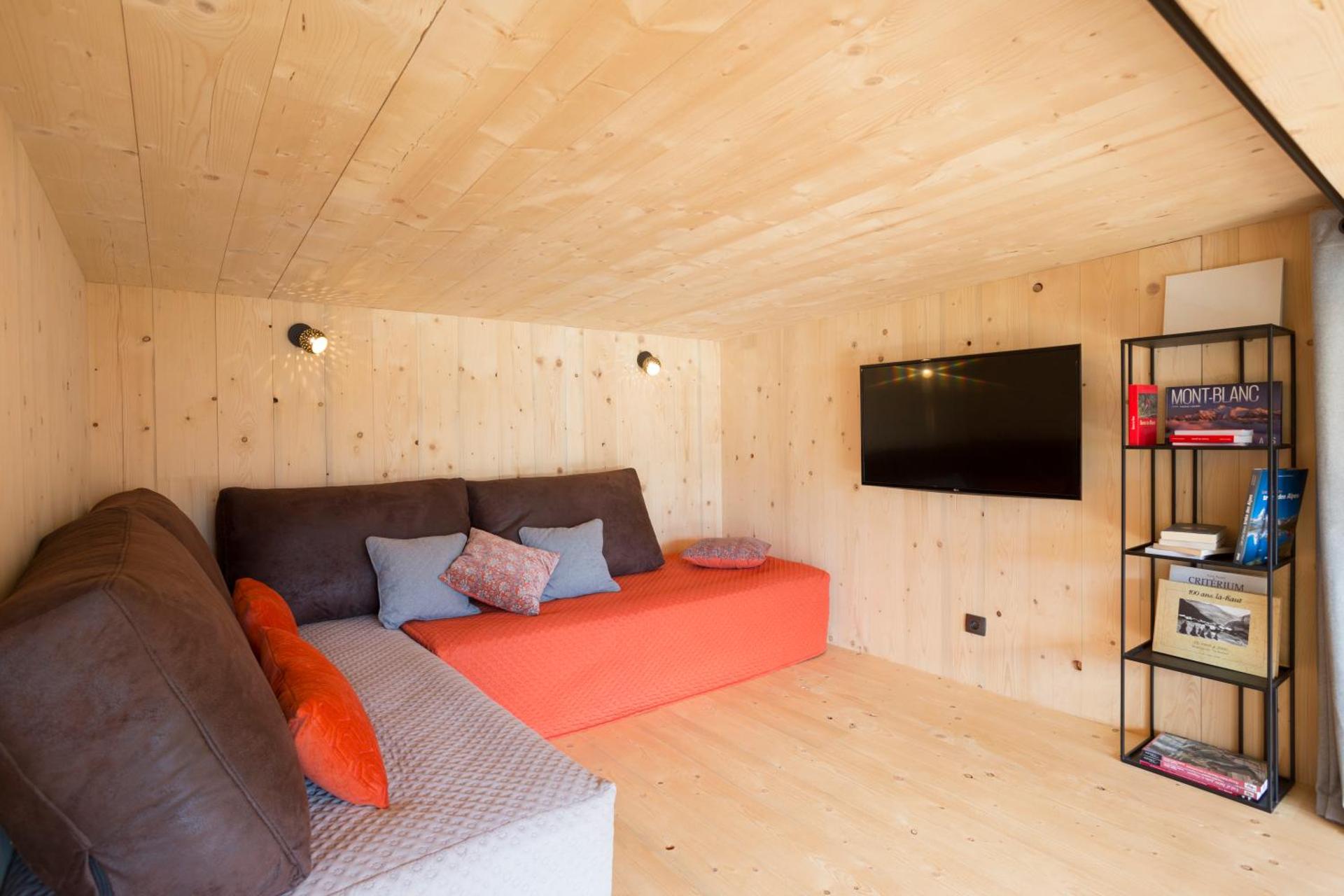 Les Lodges, by Refuges en ville