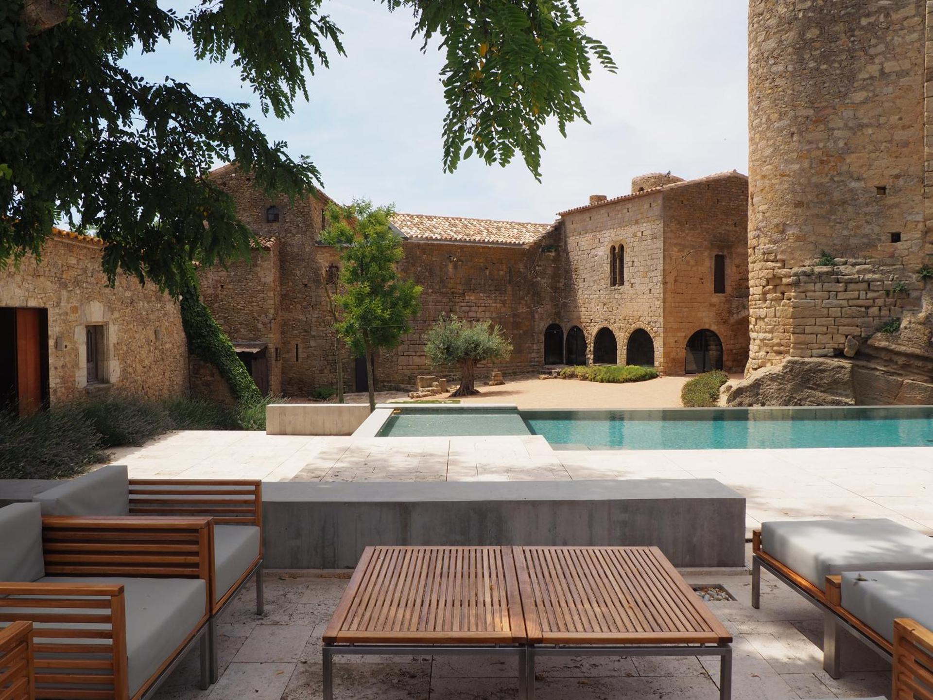 Deco – Casa Castell de Peratallada — photo 3