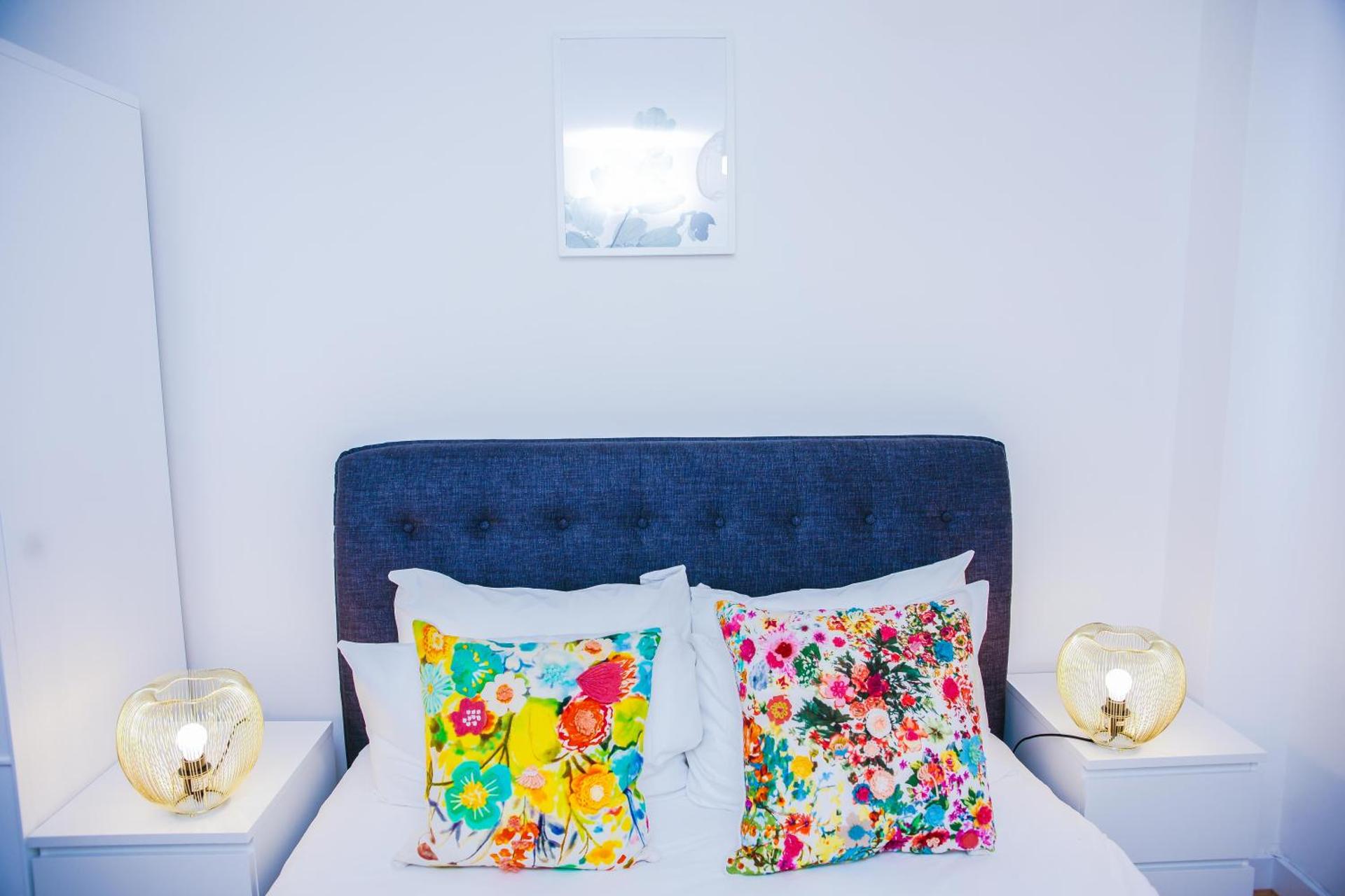 RIVERSIDE 2 BED APARTMENT