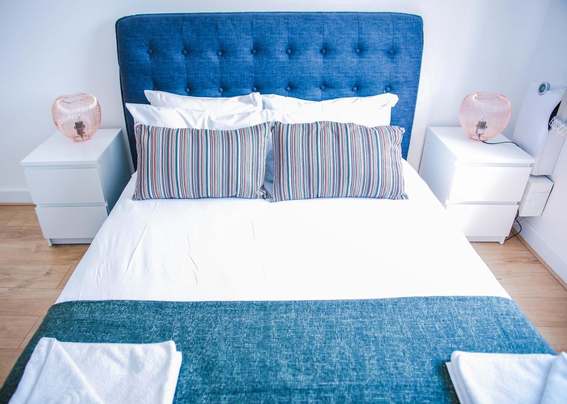 RIVERSIDE 2 BED APARTMENT