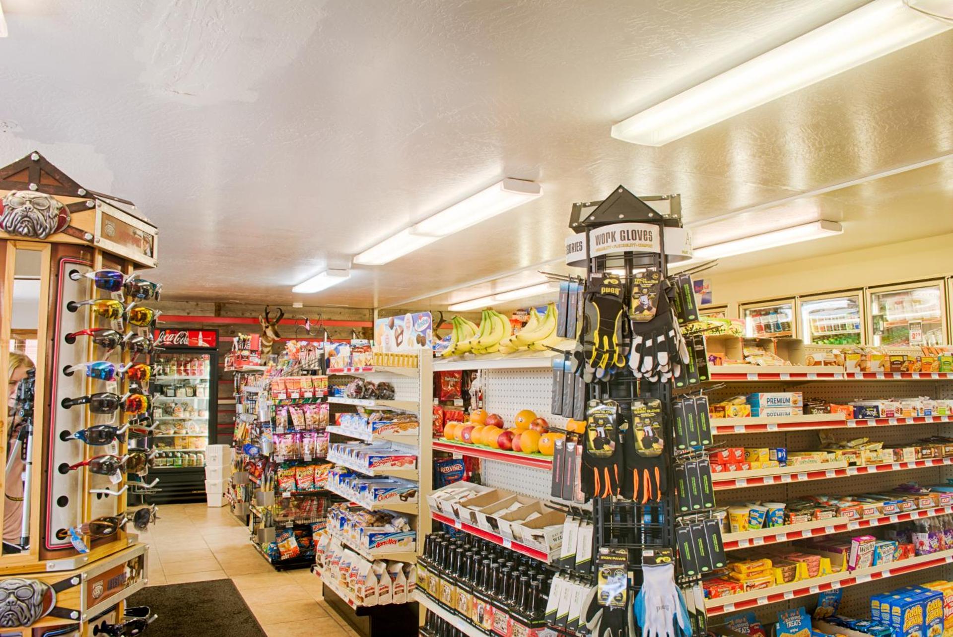 Supermarket/grocery shop