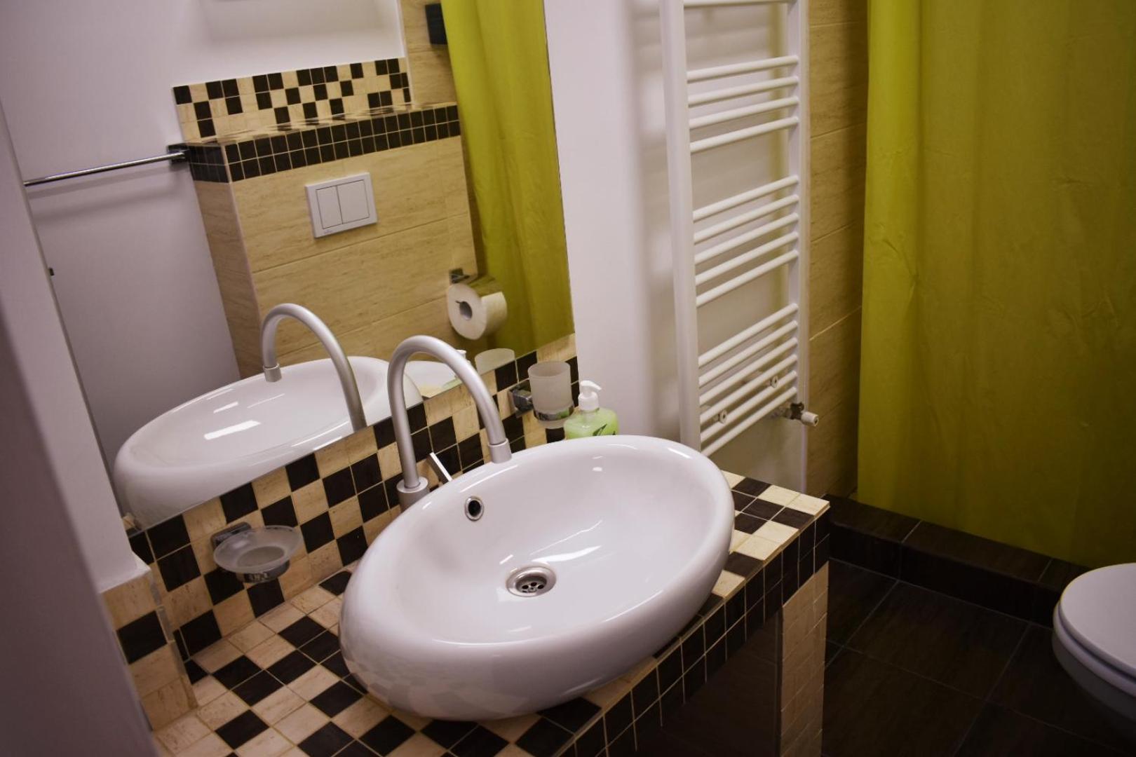 Grand Central Accommodation - Beldiman