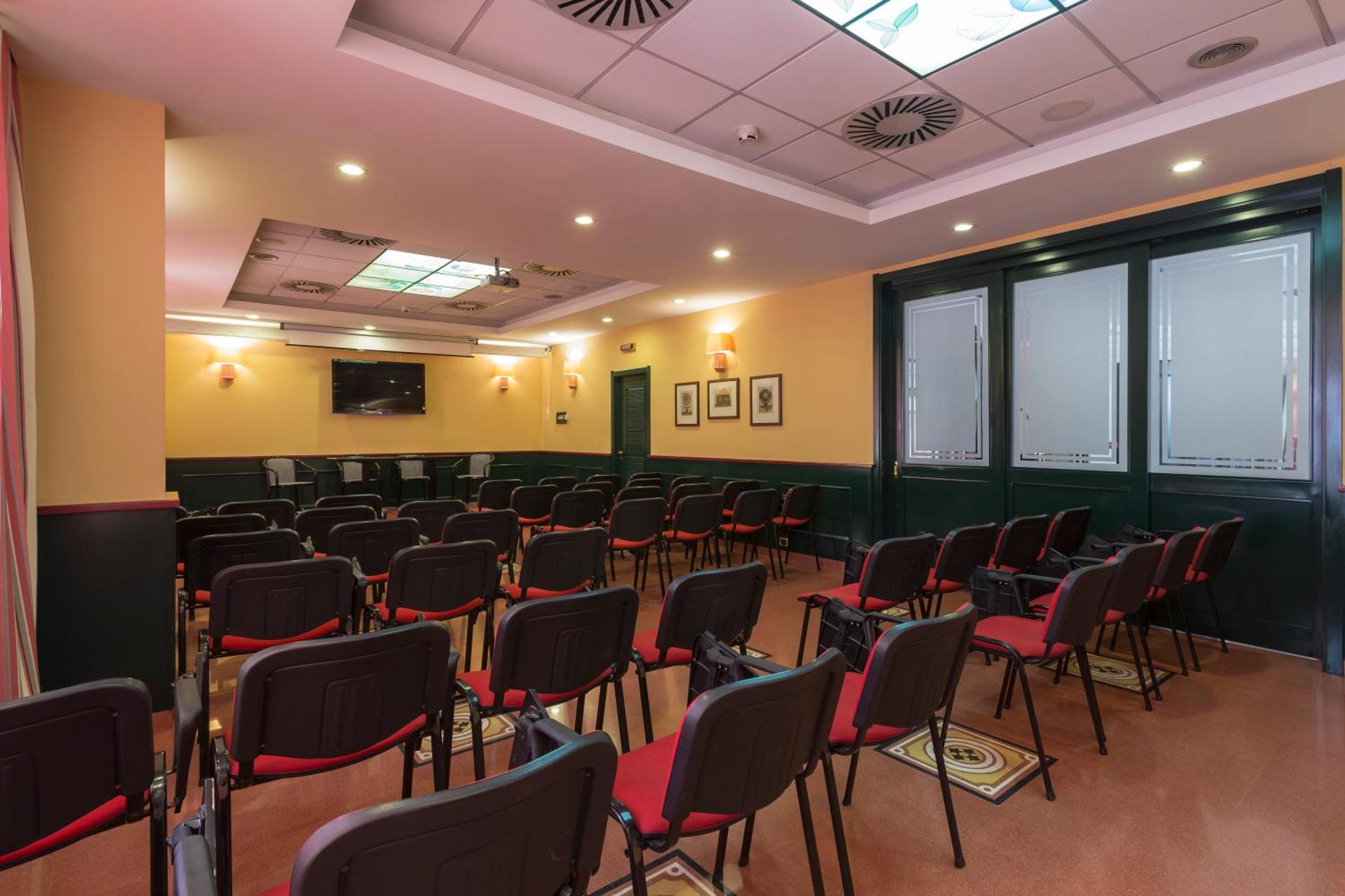 Communal lounge/ TV room