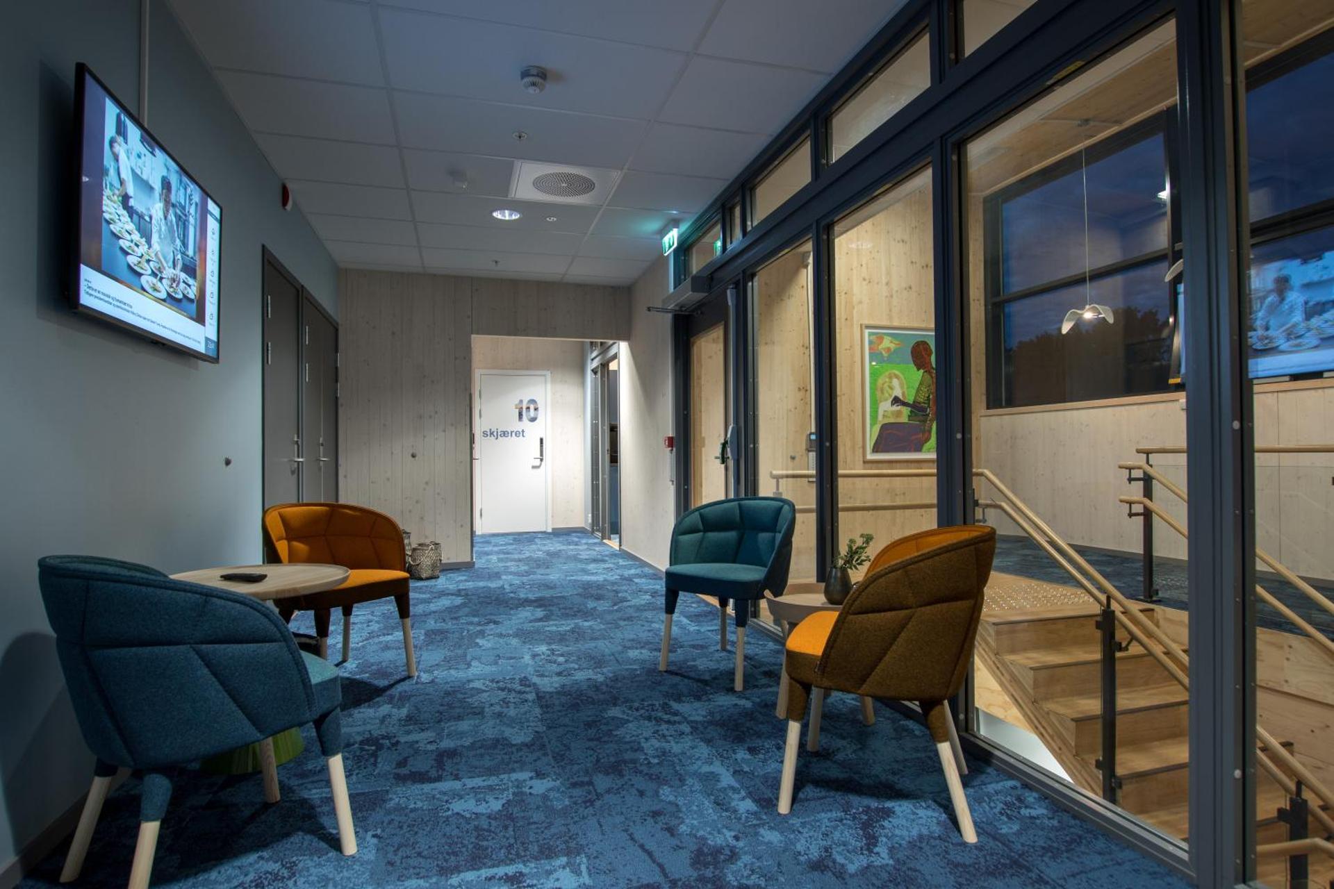 Communal lounge/ TV room