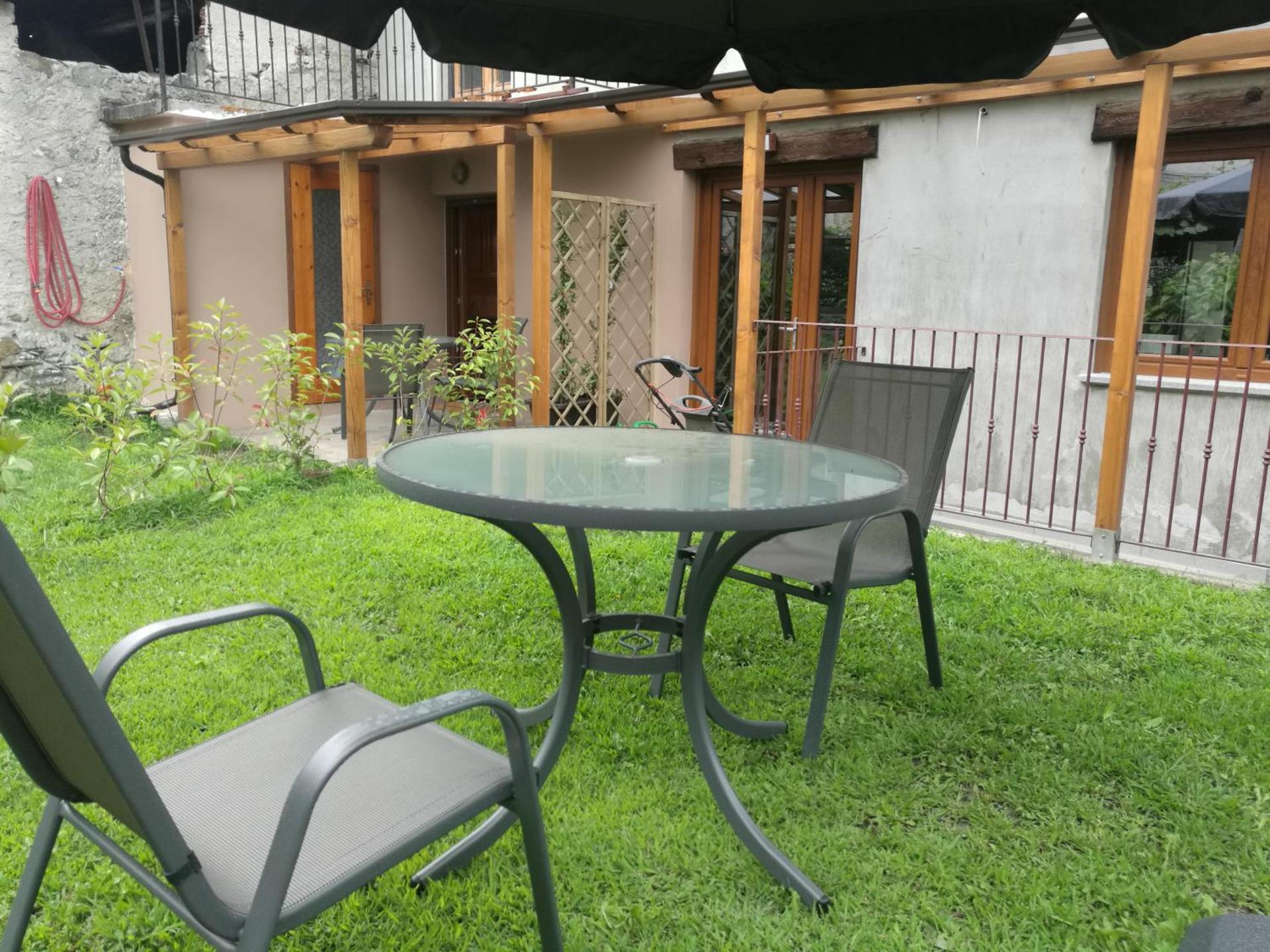 Apartment with Garden View