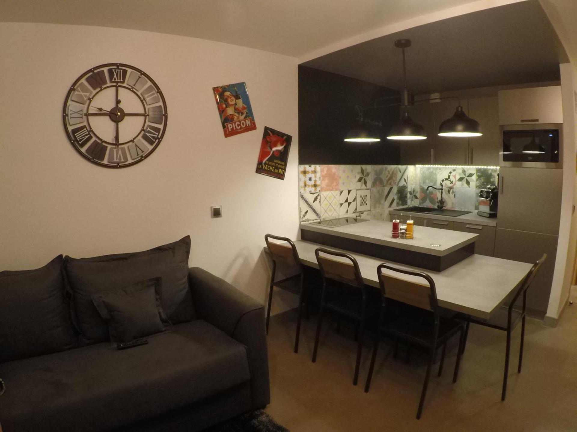 Kitchen or kitchenette