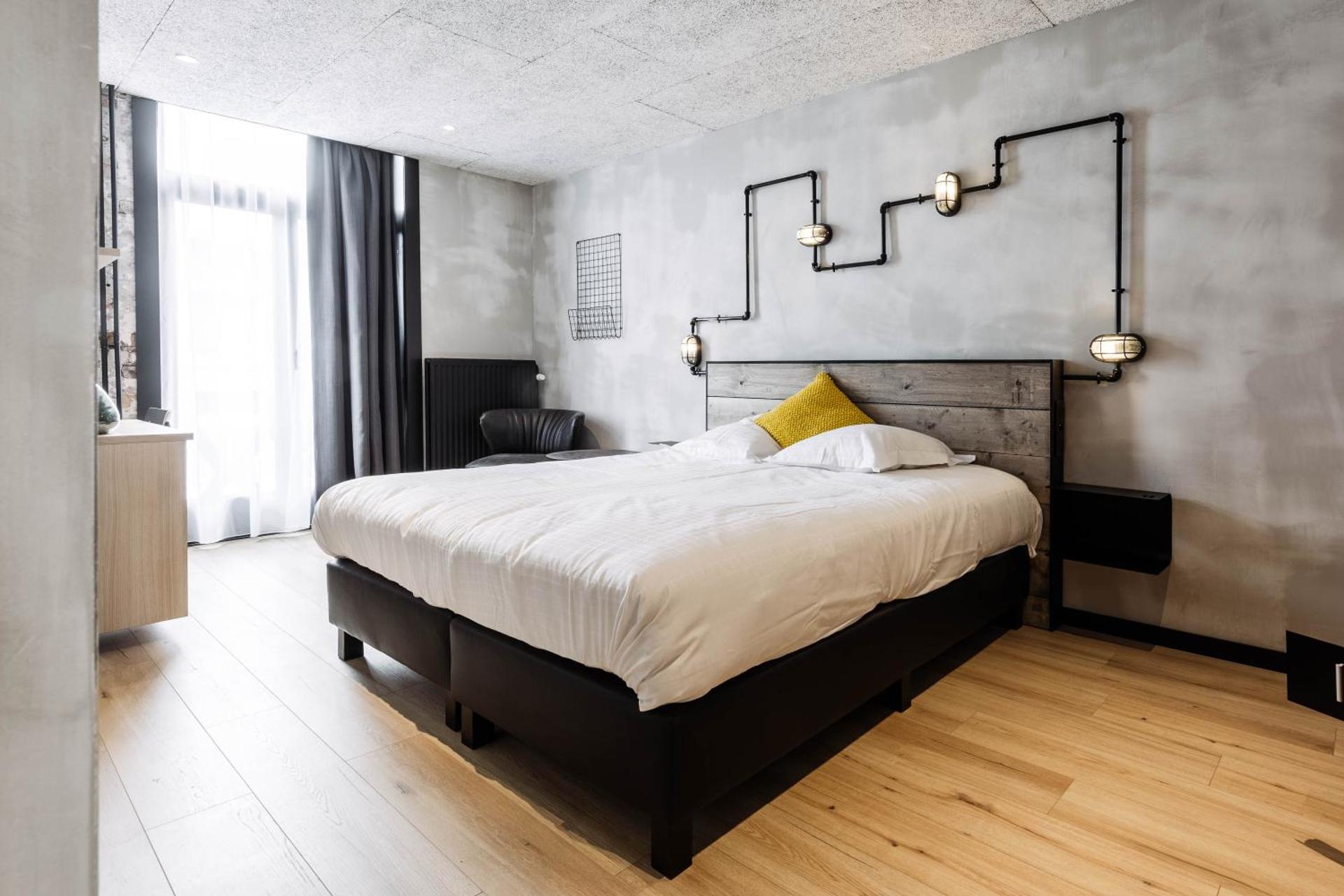 Medium with Streetview