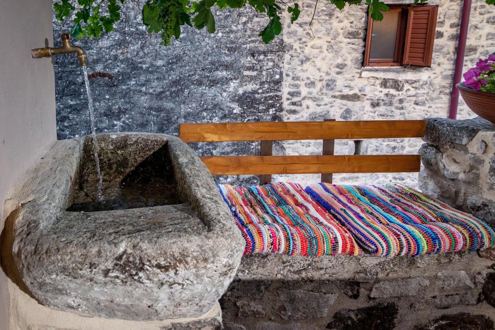 ARISTIDIS'S PLOUTI MOIRES