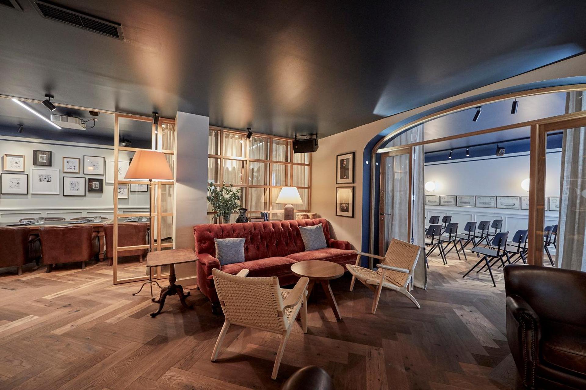 Communal lounge/ TV room