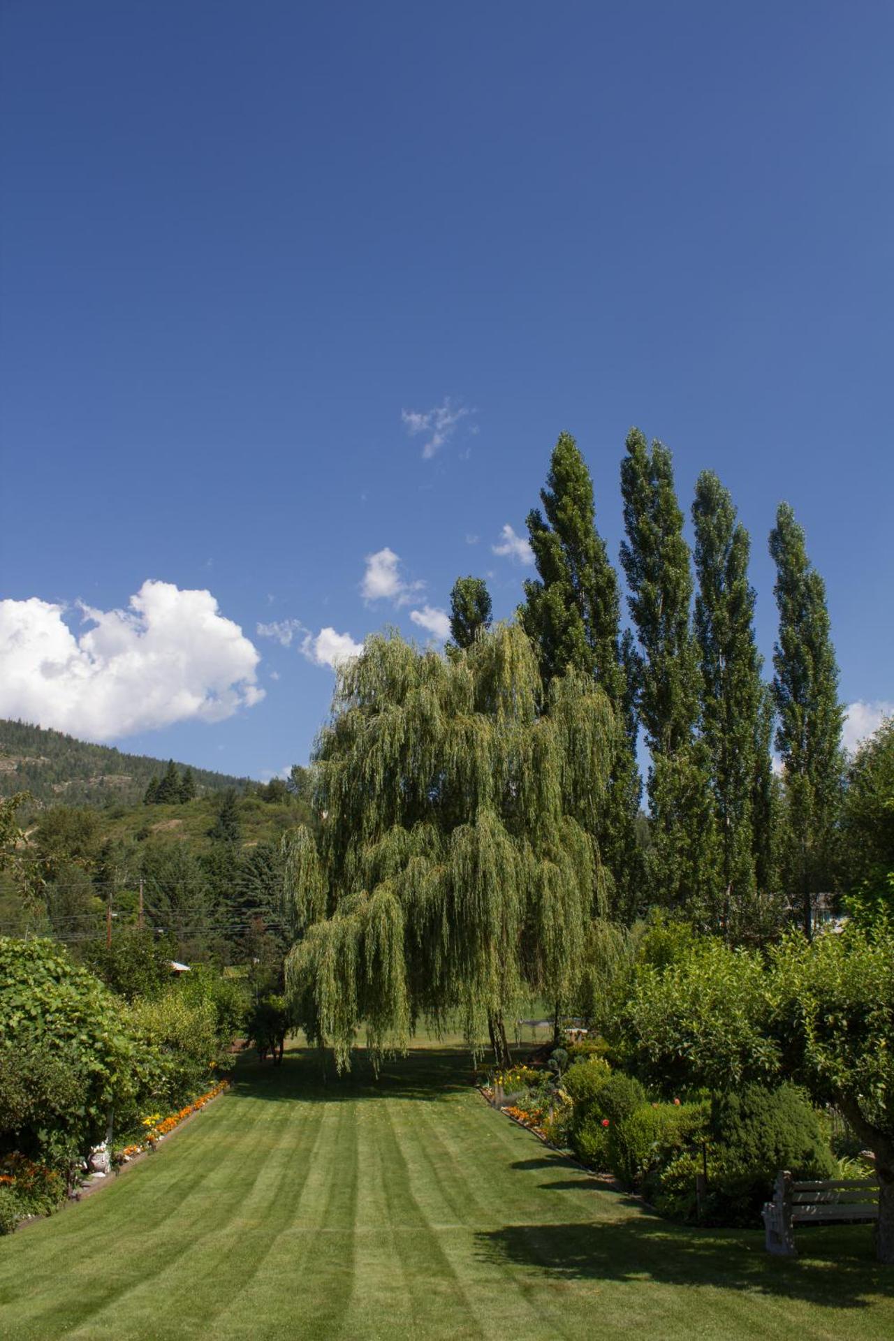 Genelle House B&B Guest House