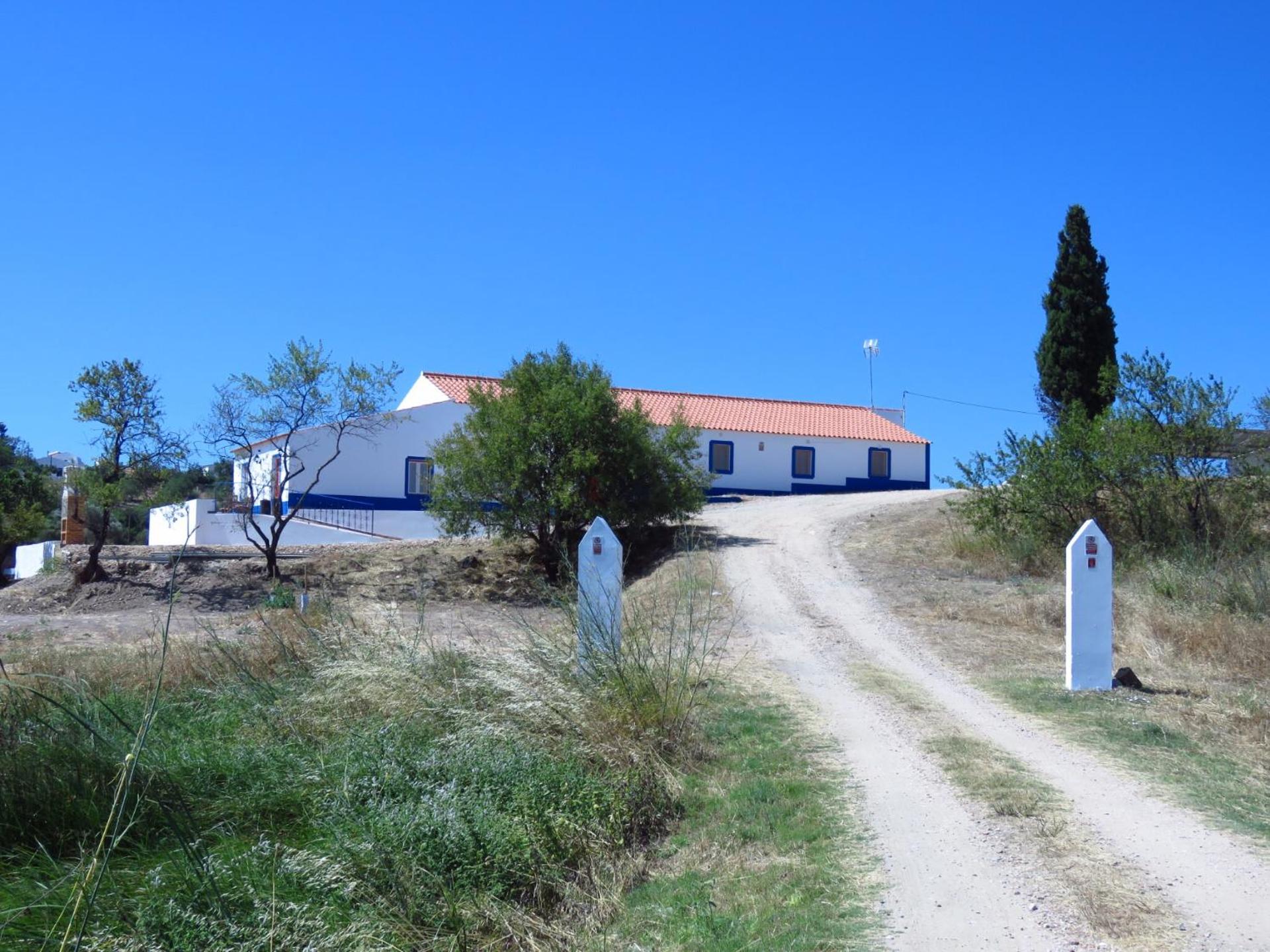 Vale do Boto-Quinta com 3 casas