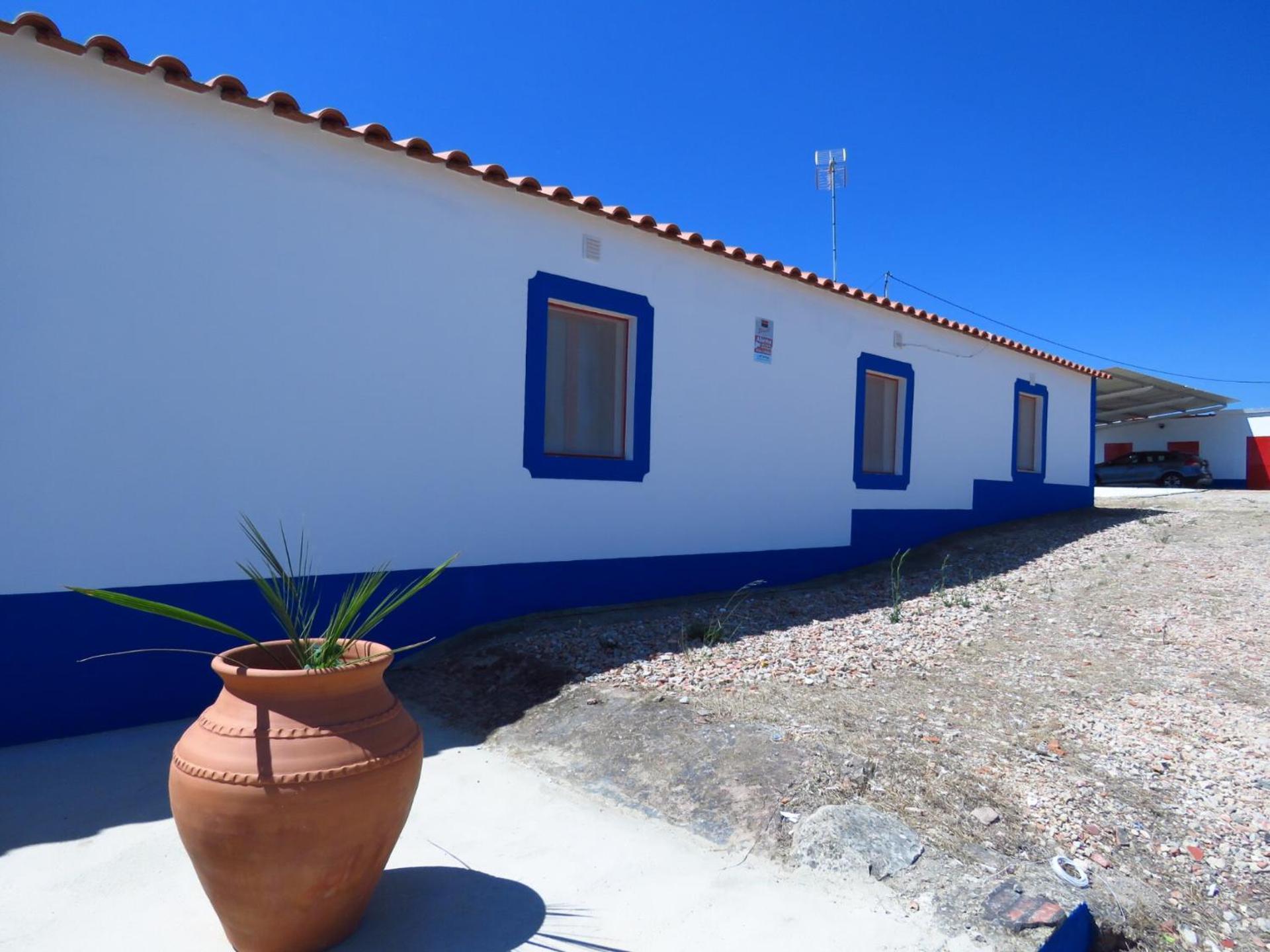 Vale do Boto-Quinta com 3 casas