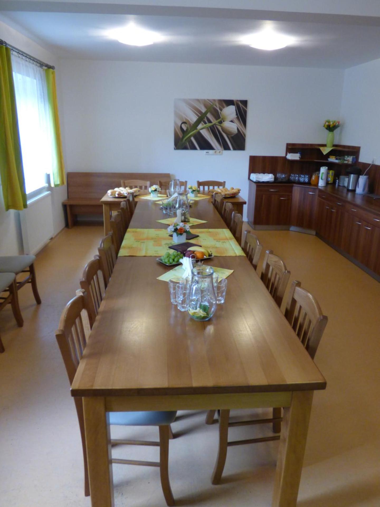 Communal lounge/ TV room