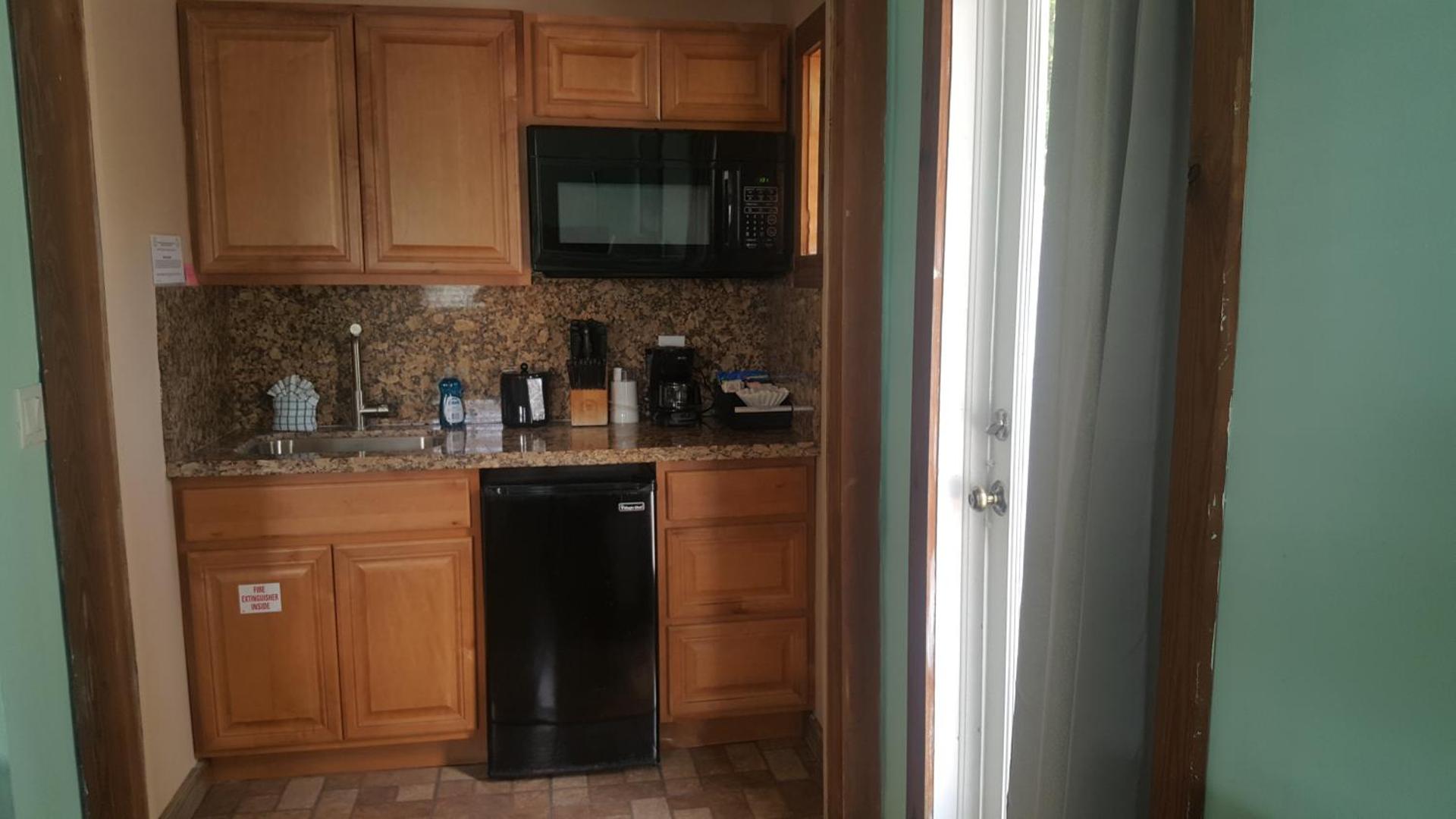 Courtney's Place Historic Cottages & Inns