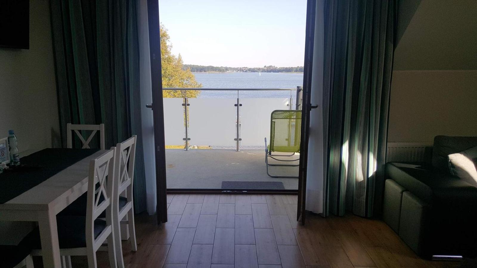 Apartment with Lake View