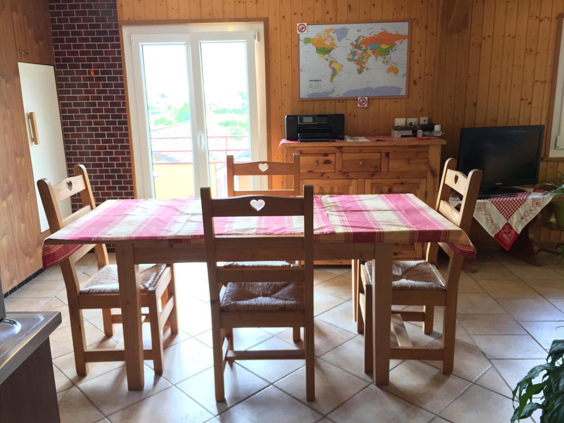 Communal lounge/ TV room