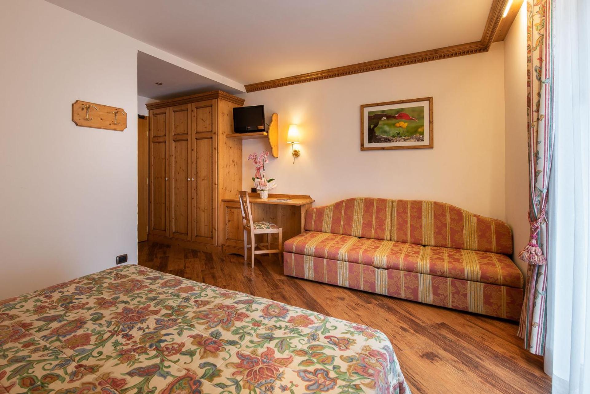 Superior Triple Room with Balcony (2 Adults + 1 Child)