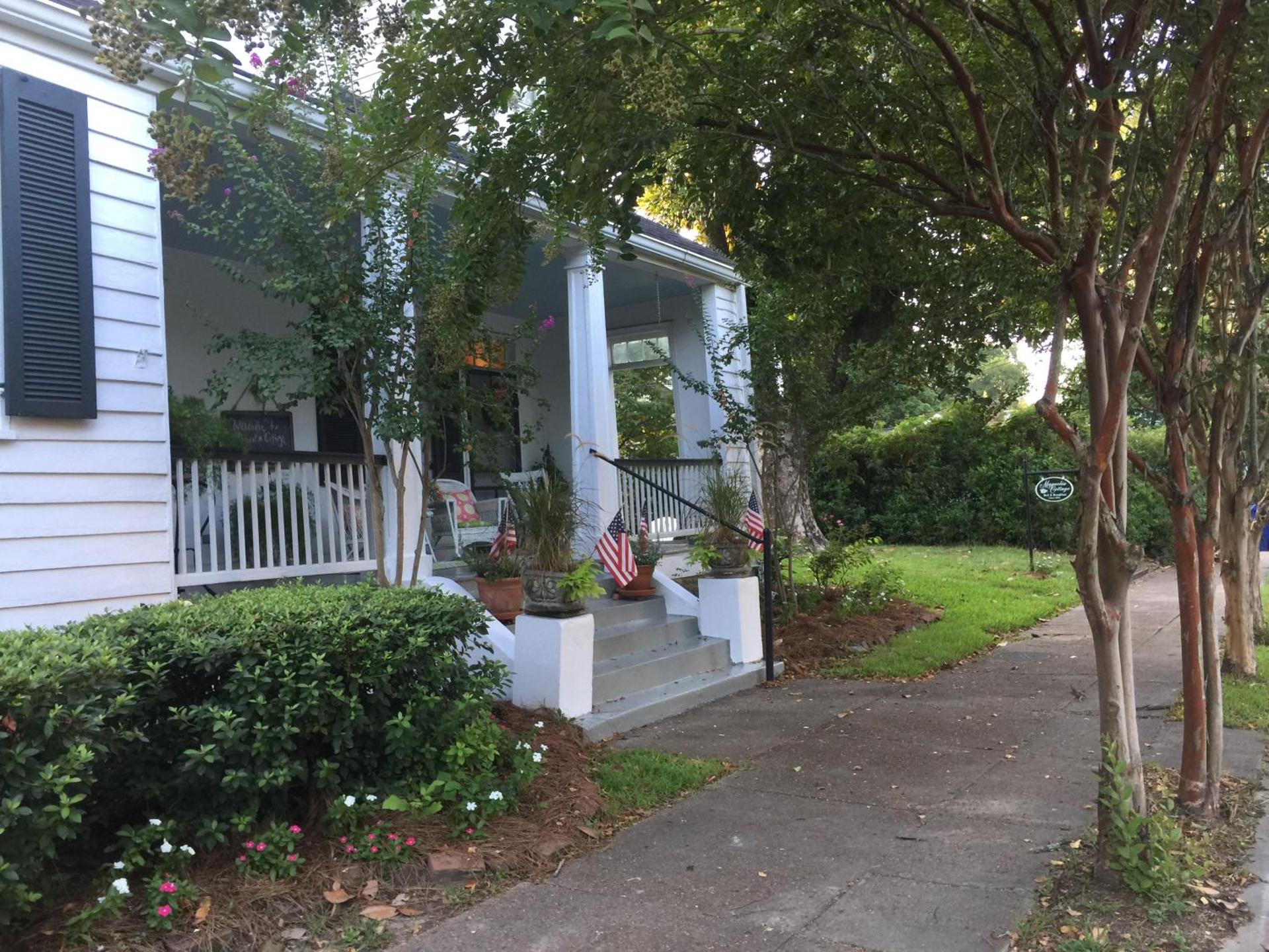 Magnolia Cottage Bed and Breakfast