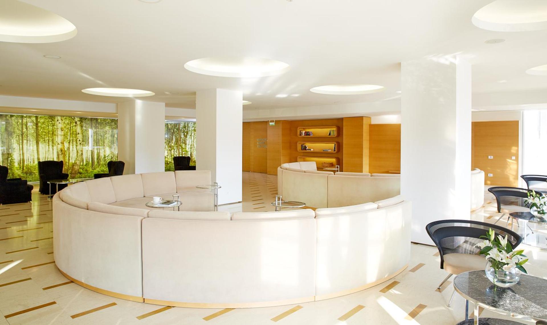 Communal lounge/ TV room