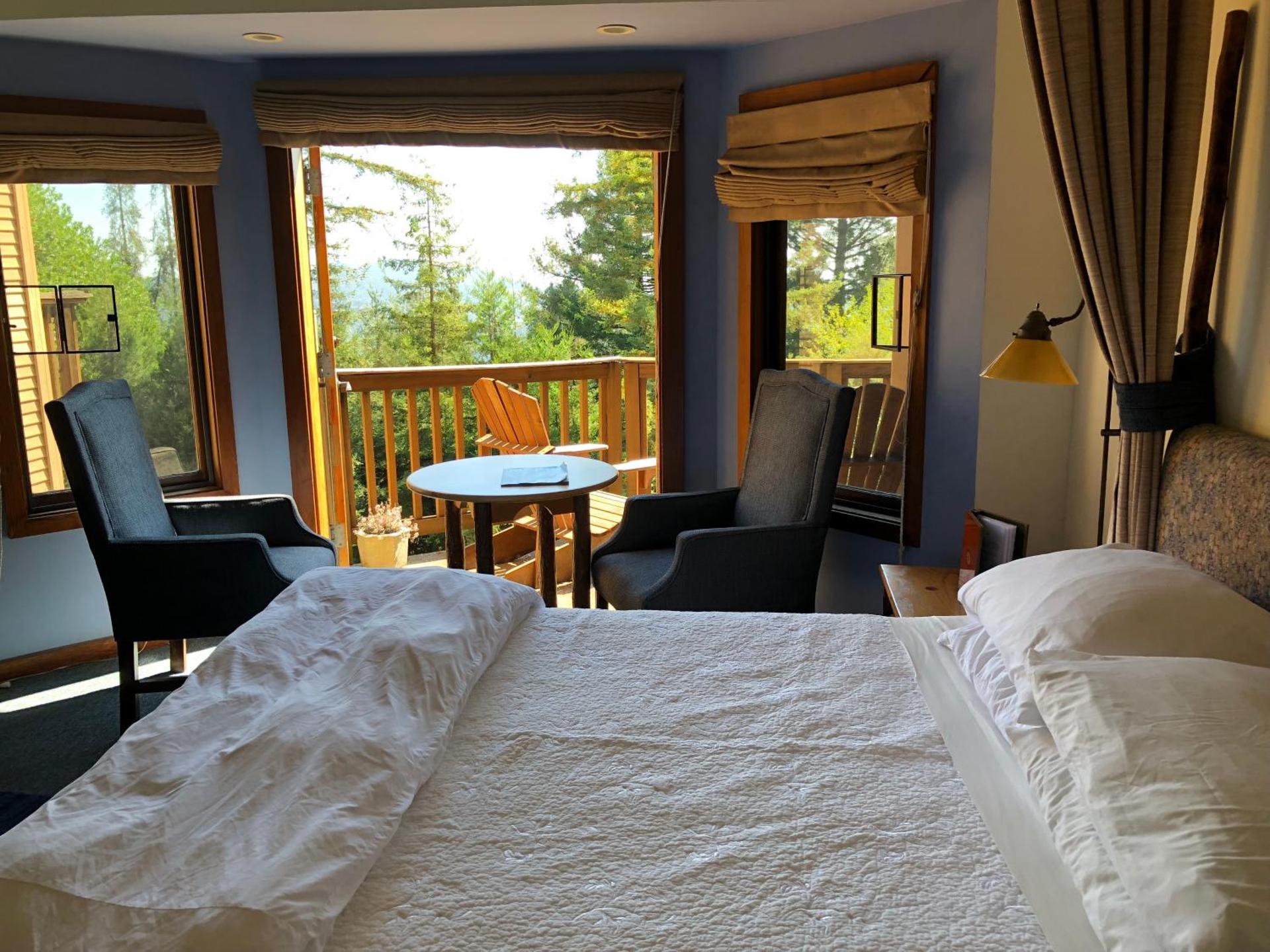 Queen Room with Spa Bath and Views