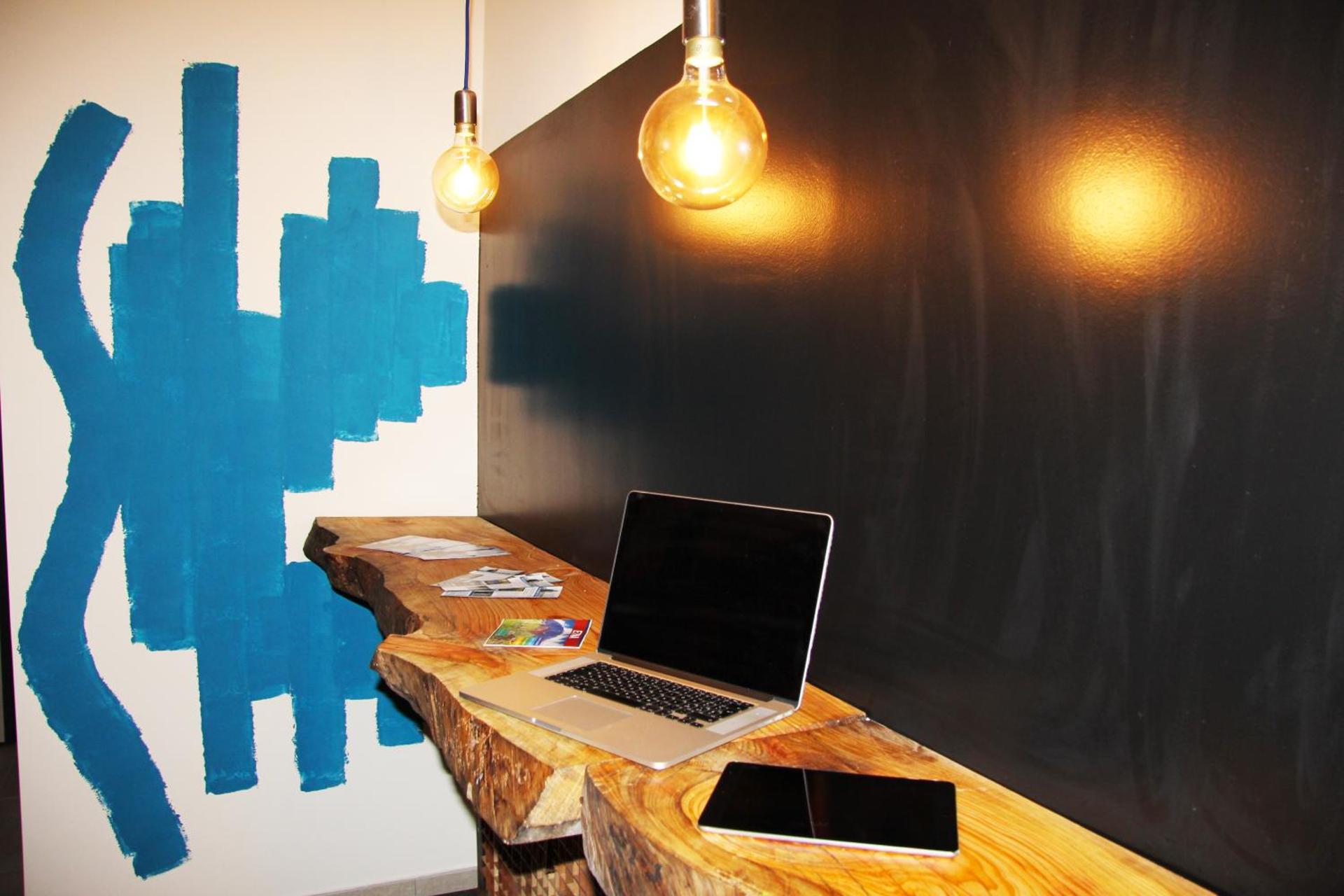 Communal lounge/ TV room