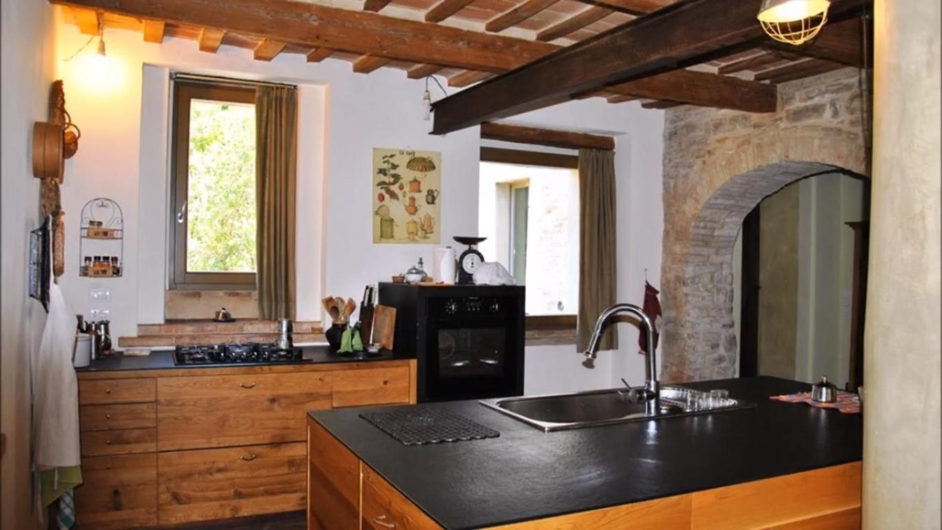 Stone farmhouse in Moie