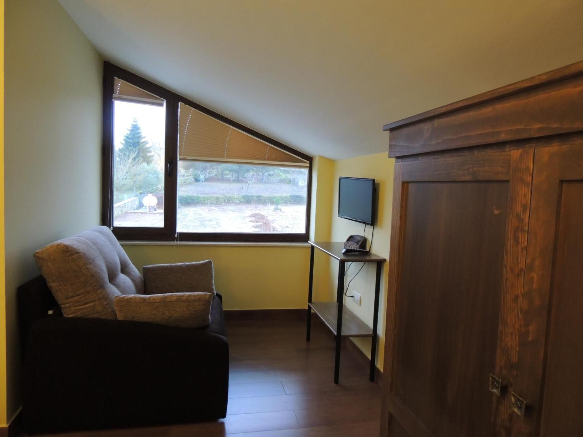 Communal lounge/ TV room