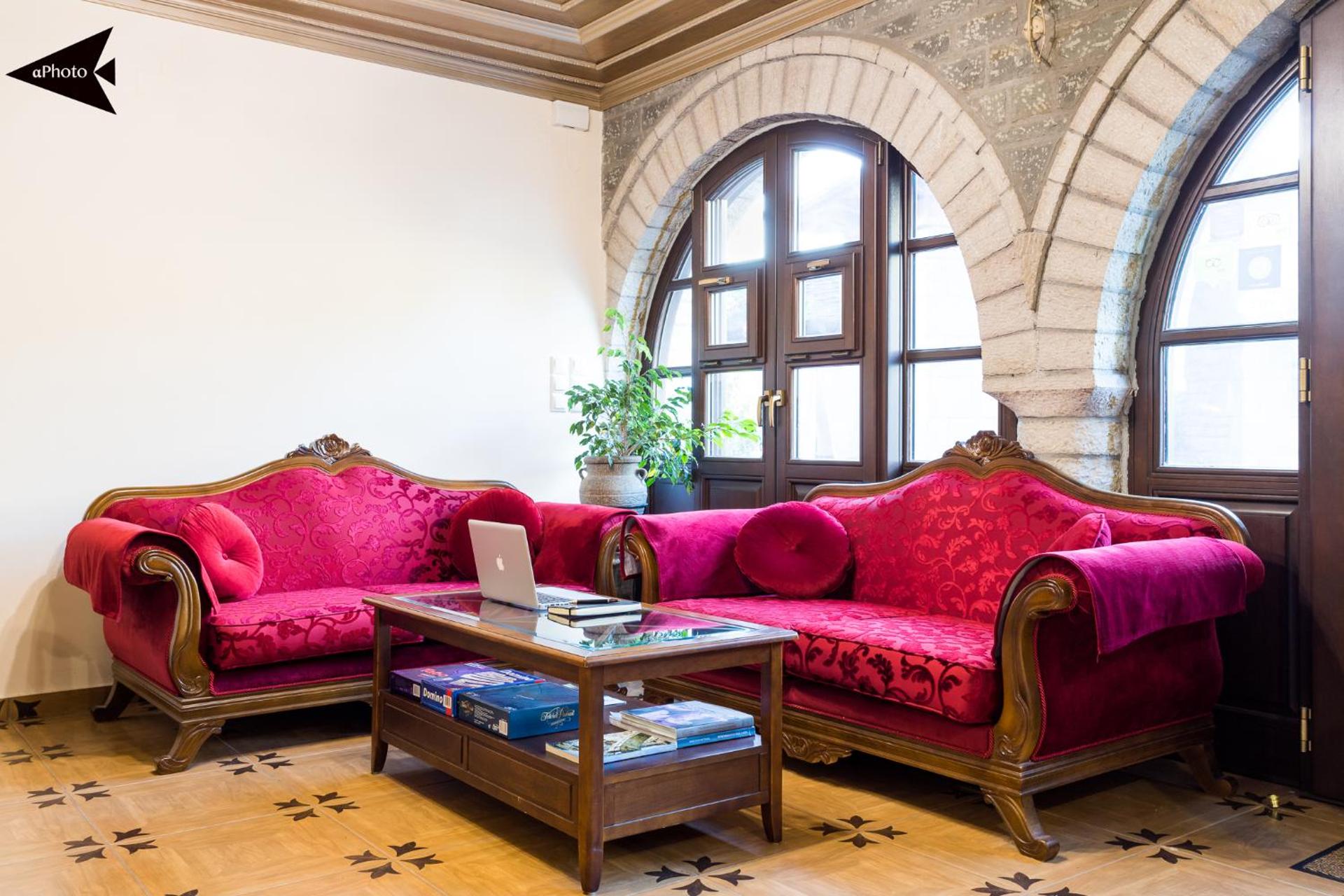 Communal lounge/ TV room