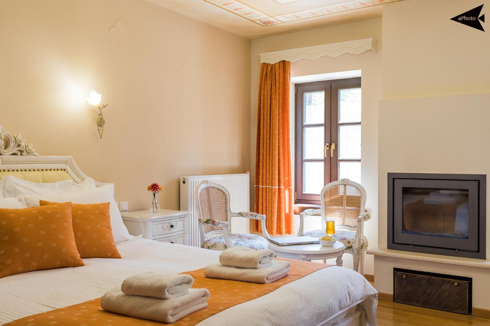 Deluxe Triple Room with Fireplace (Viola)