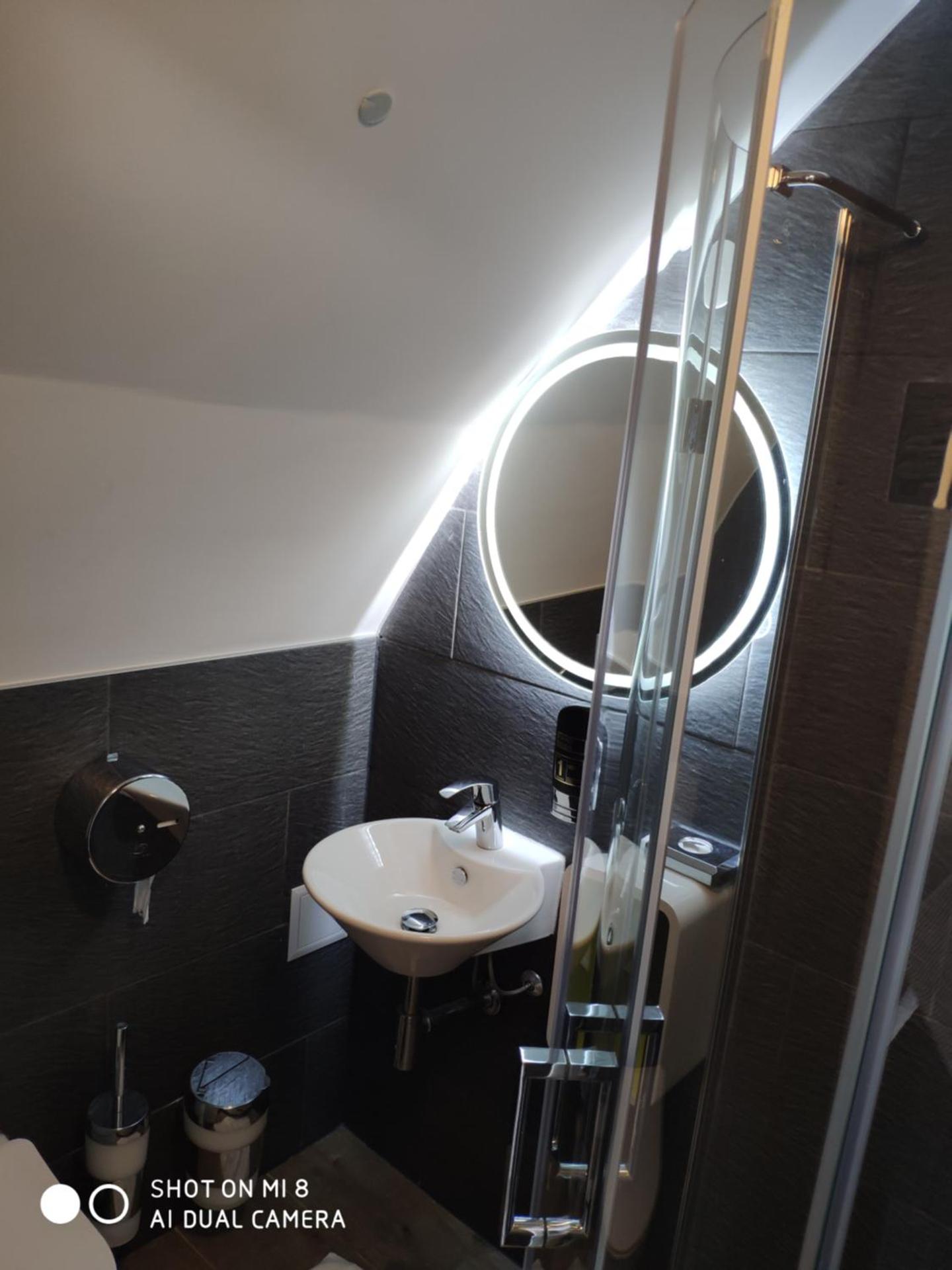 Family Room (5 Adults)