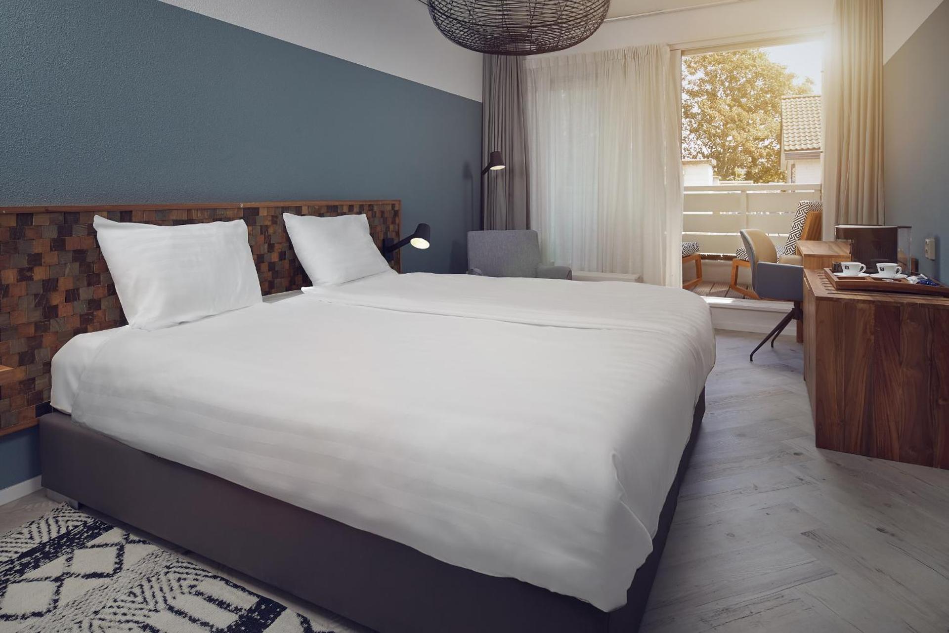 Comfort room with garden view