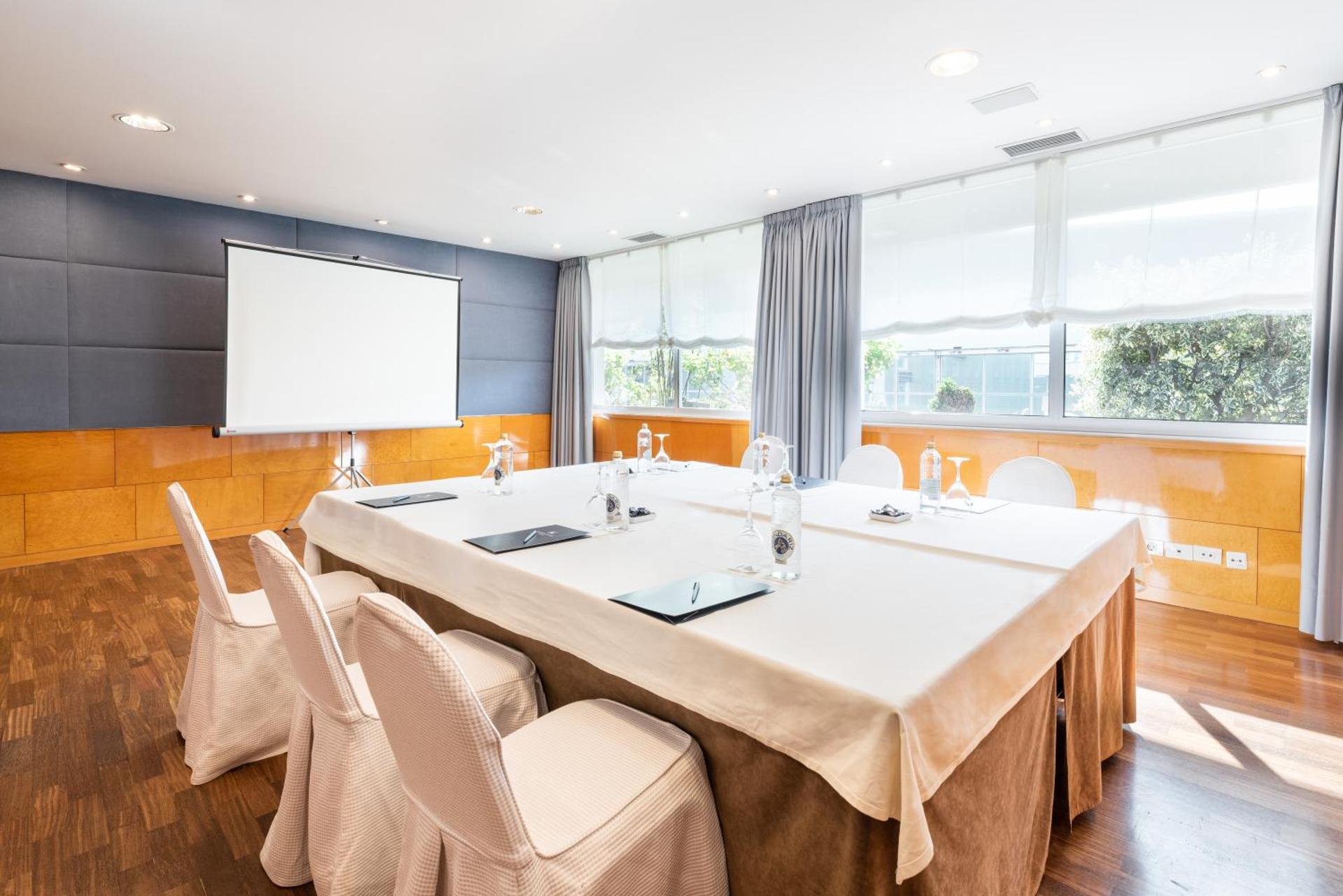 Meeting/conference room