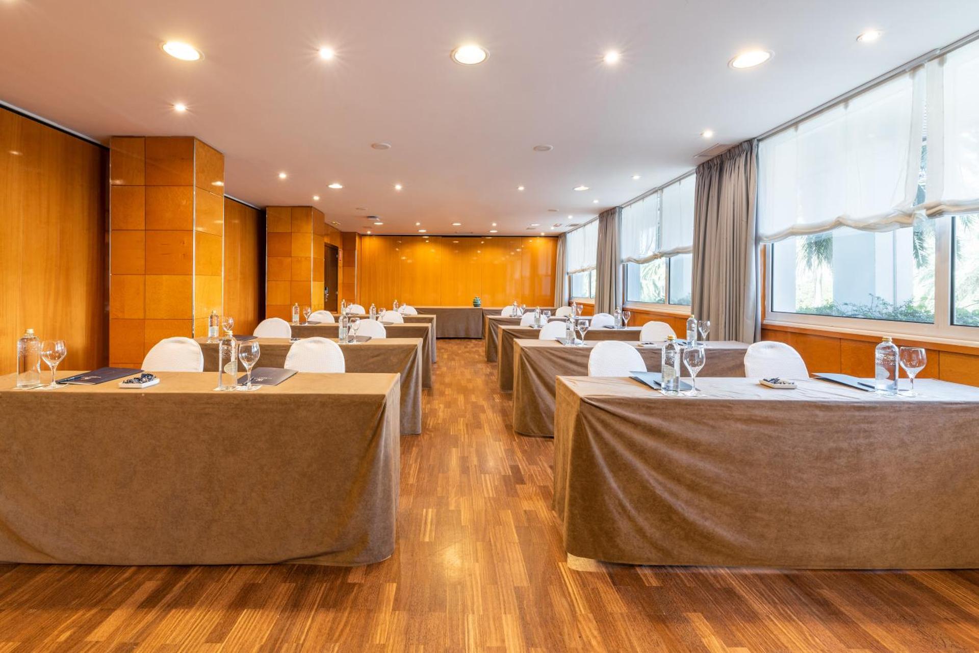 Meeting/conference room