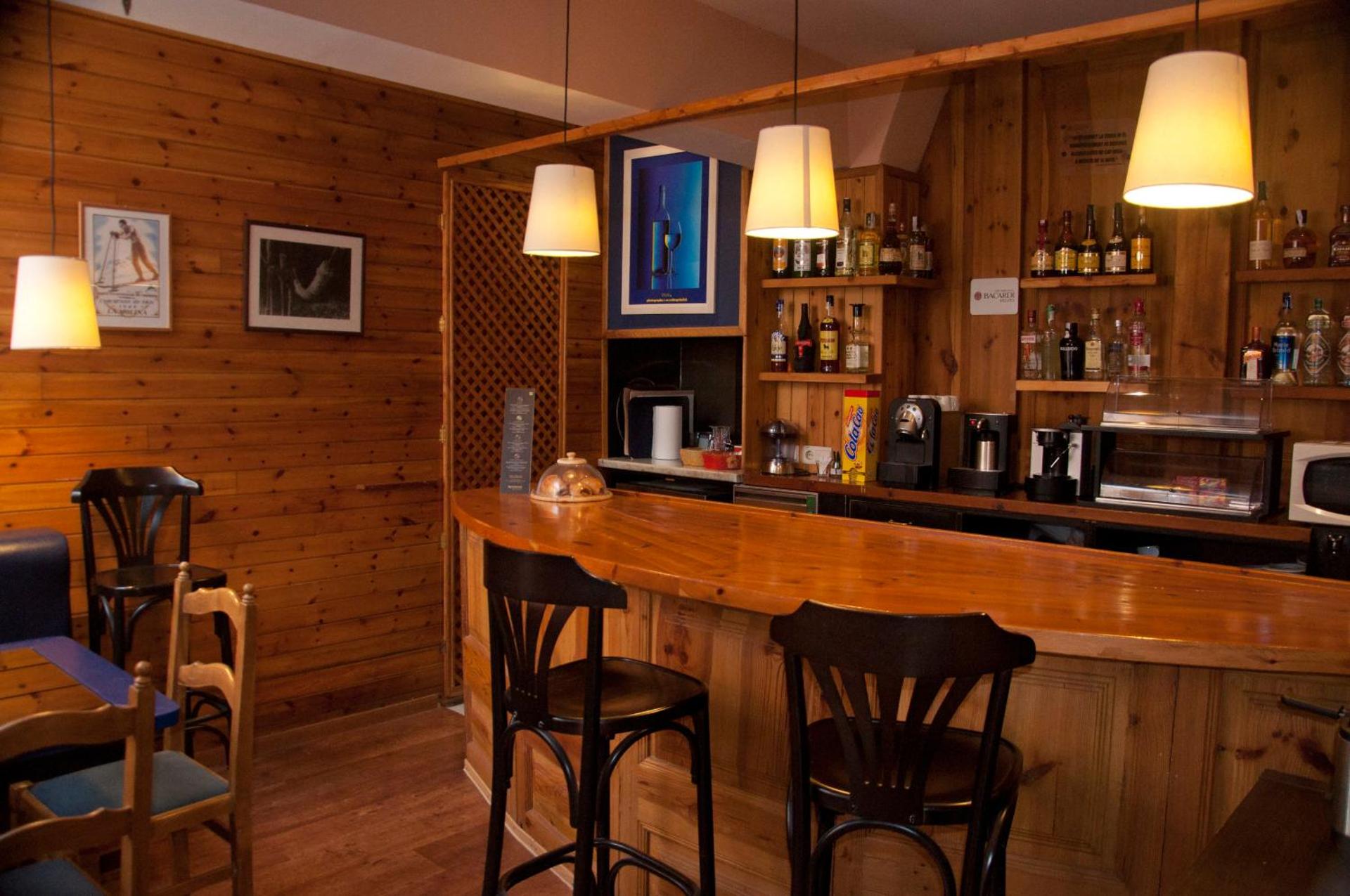 Lounge or bar
