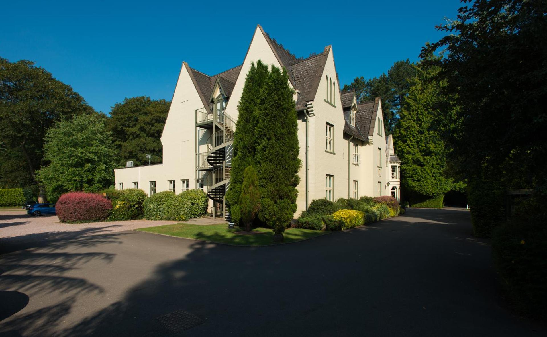 Glen-Yr-Afon House Hotel
