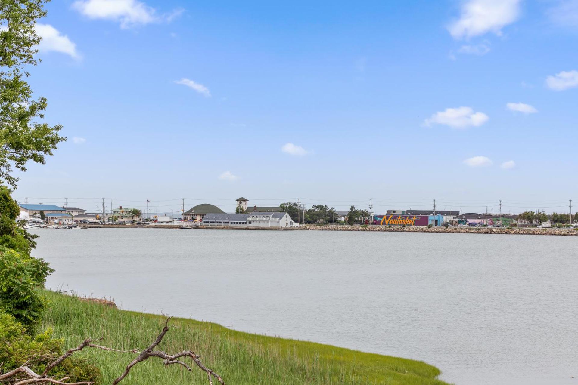 The Beacon Waterfront Inn