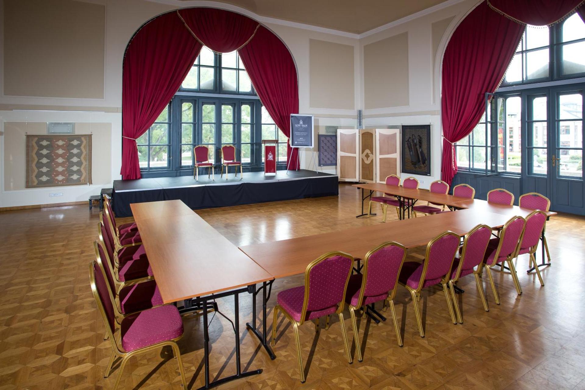 Meeting/conference room