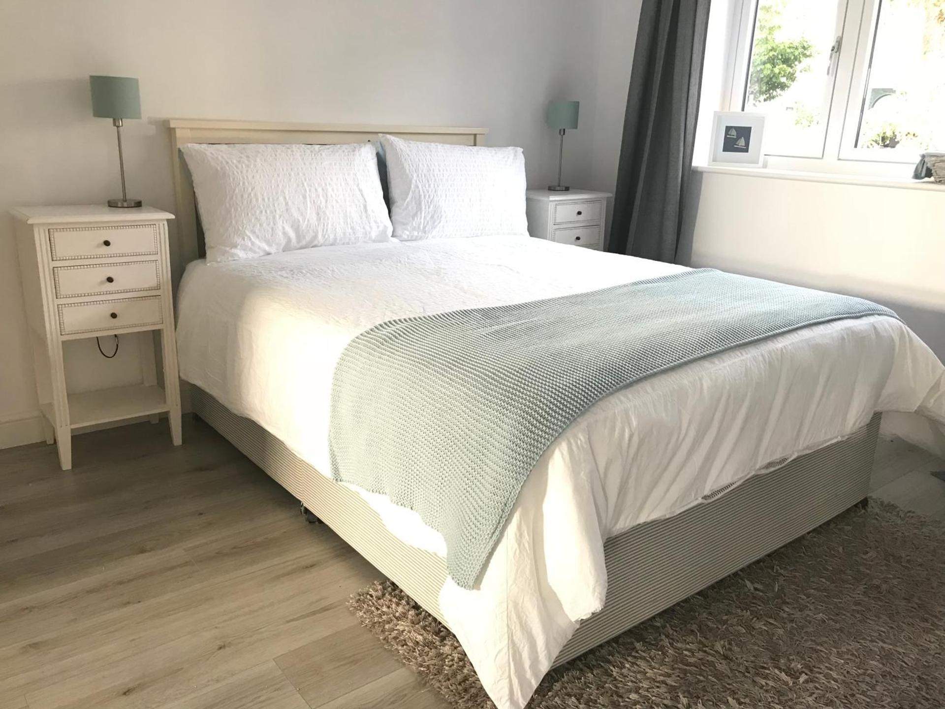 Seaglass Cottage, 5 mins from beach, hot tub on request