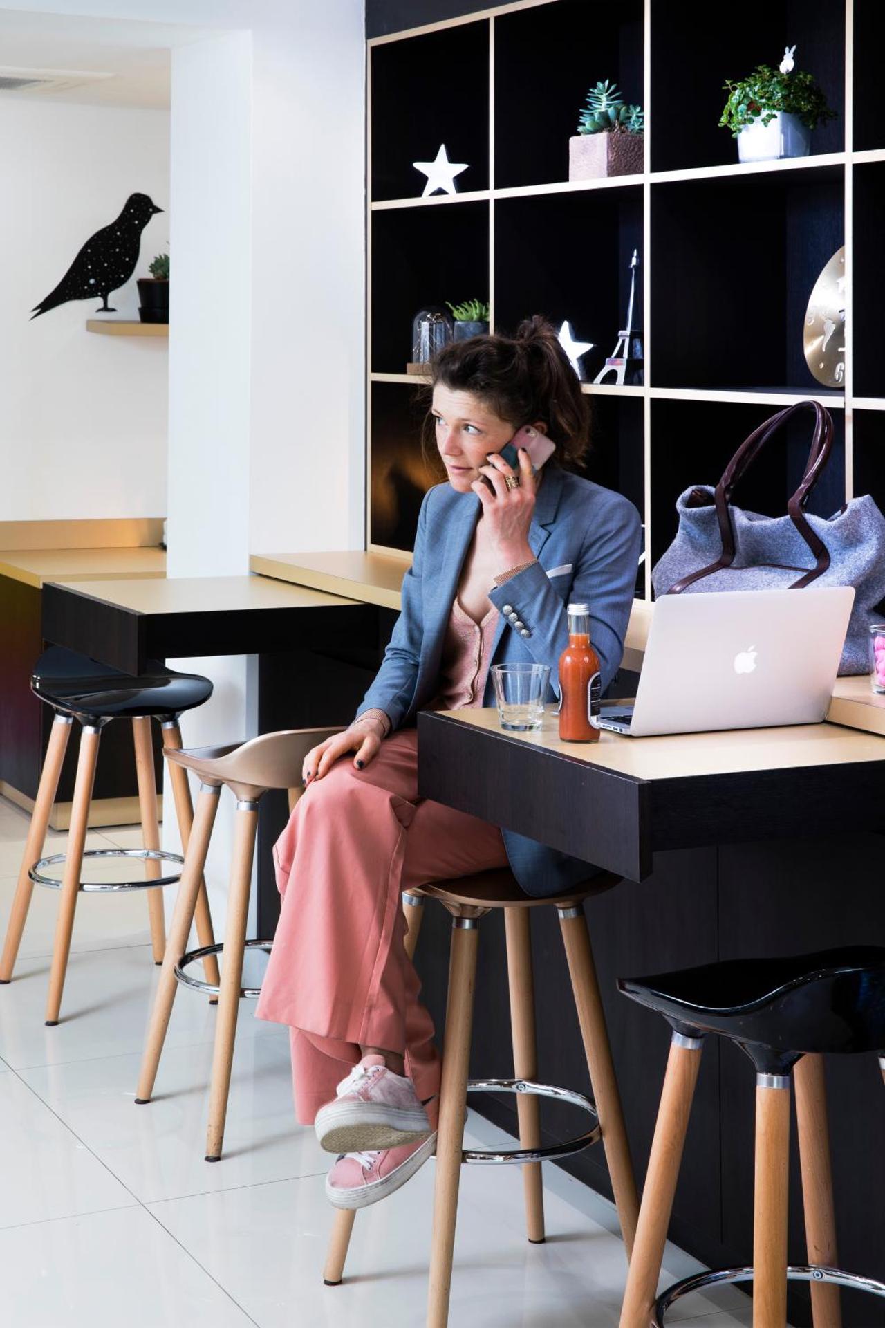 Communal lounge/ TV room