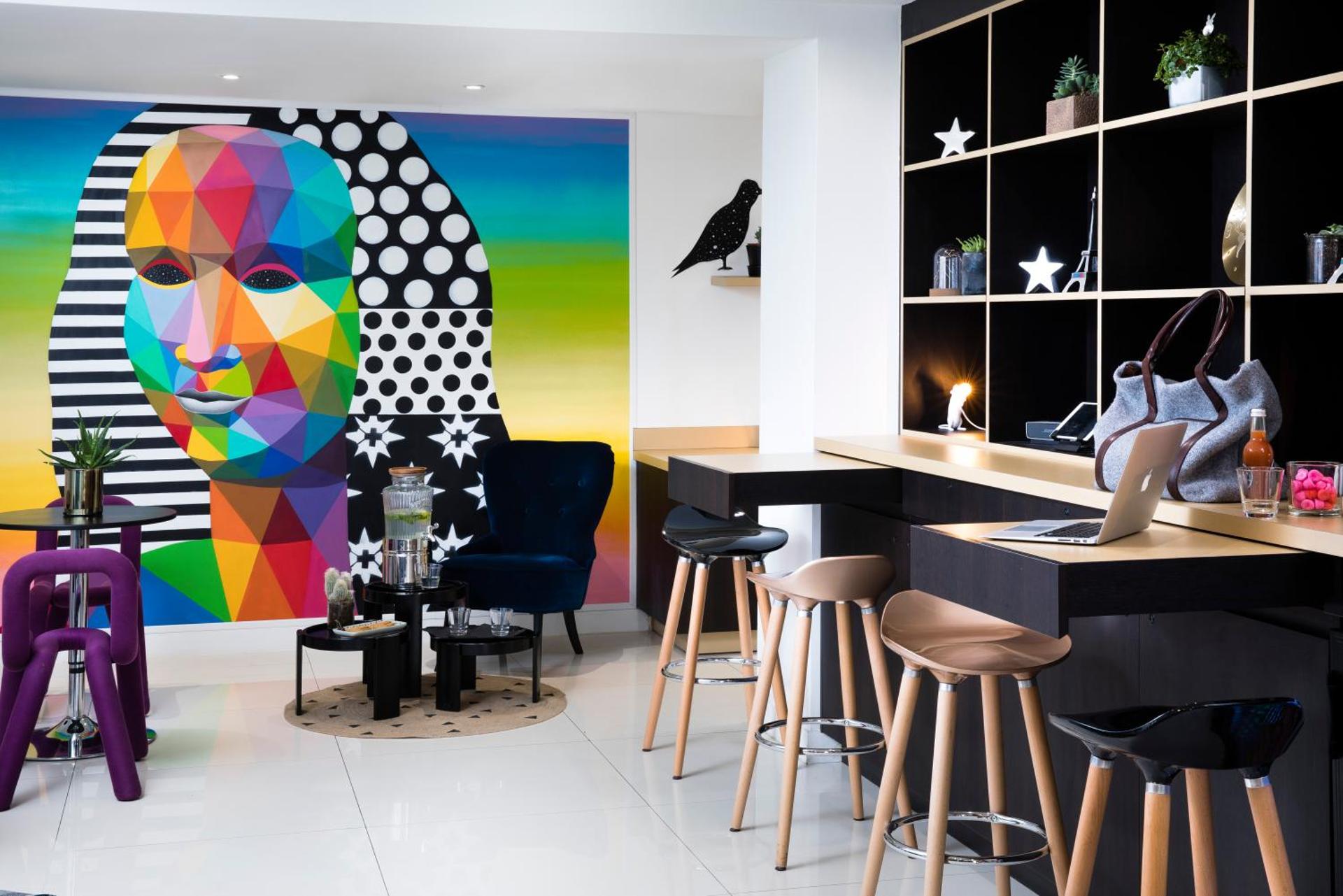 Communal lounge/ TV room