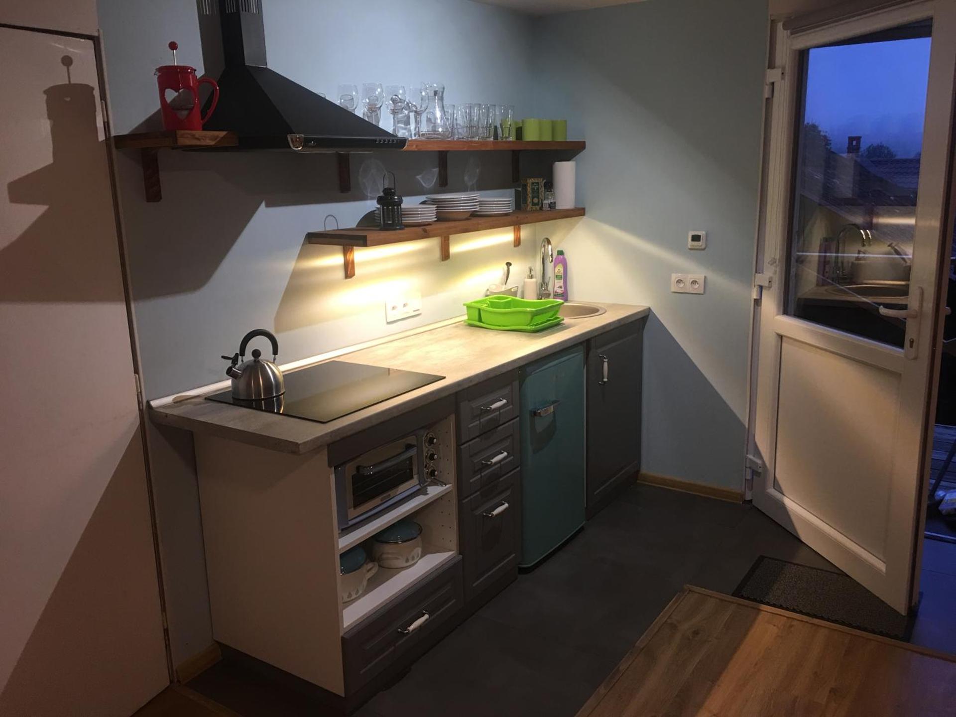 Kitchen or kitchenette