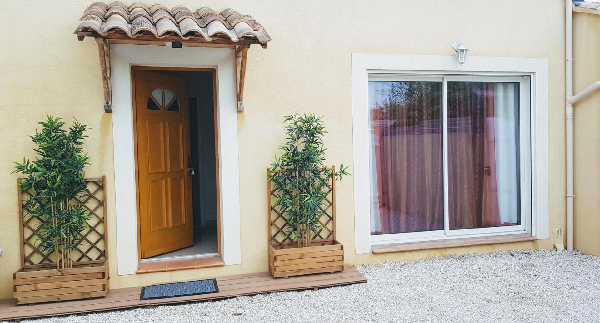 Inner courtyard view