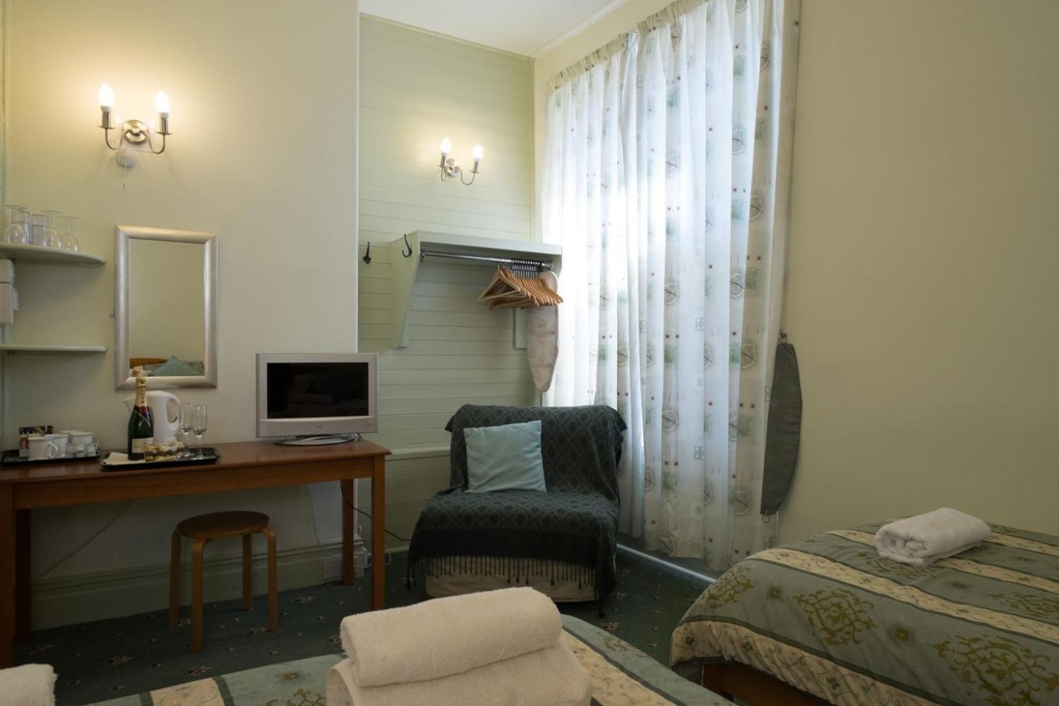 Family Room (Room 2)