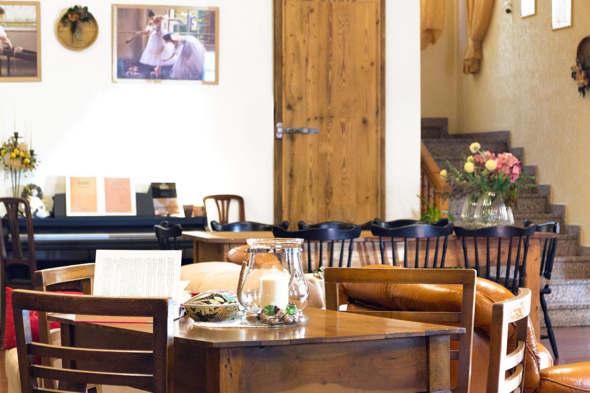 Communal lounge/ TV room