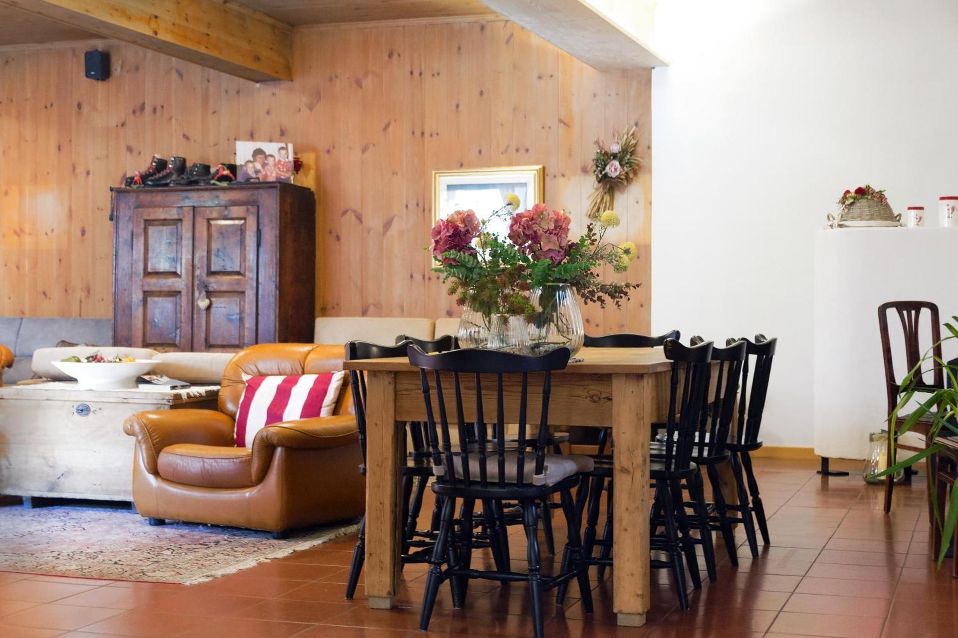 Communal lounge/ TV room