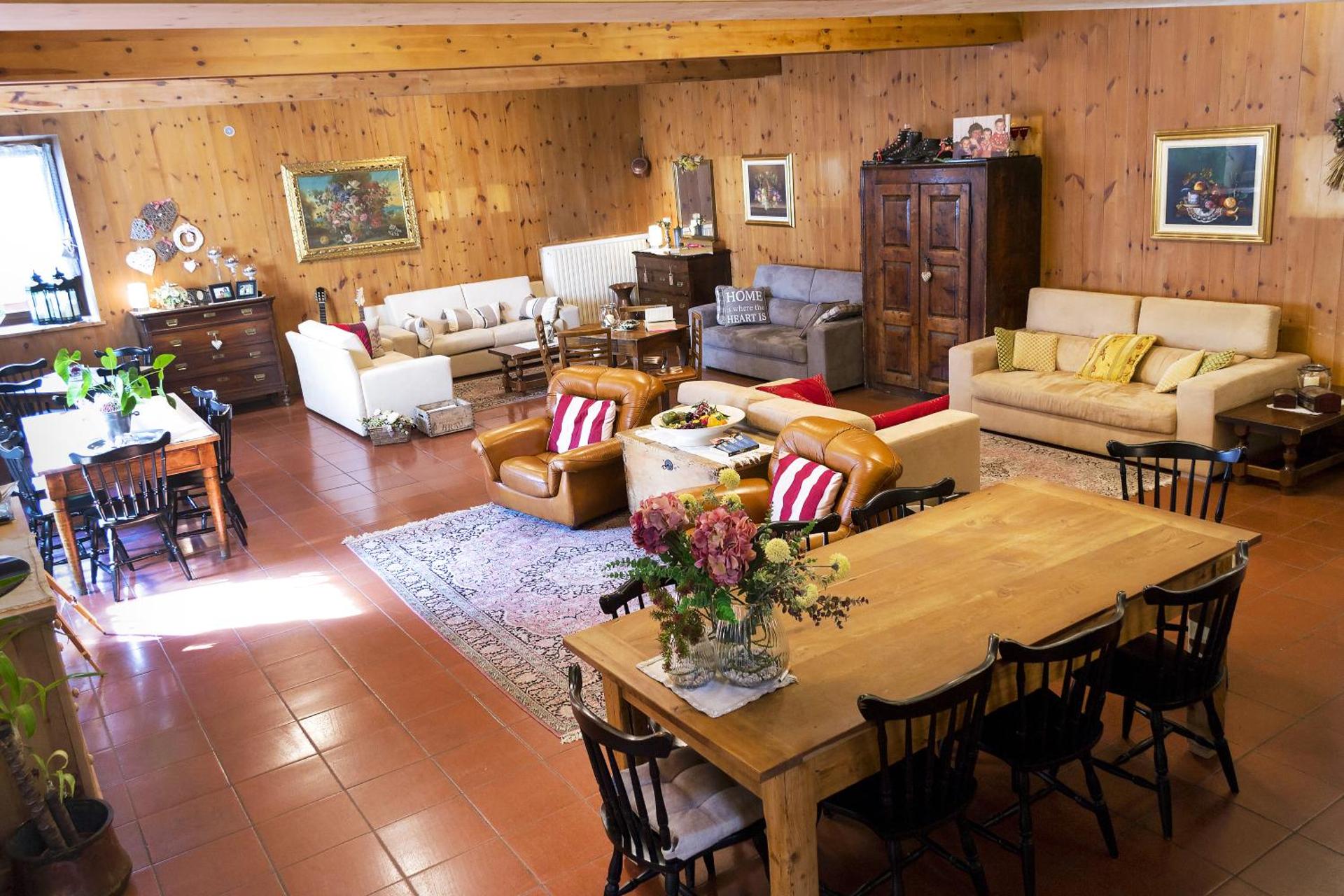 Communal lounge/ TV room