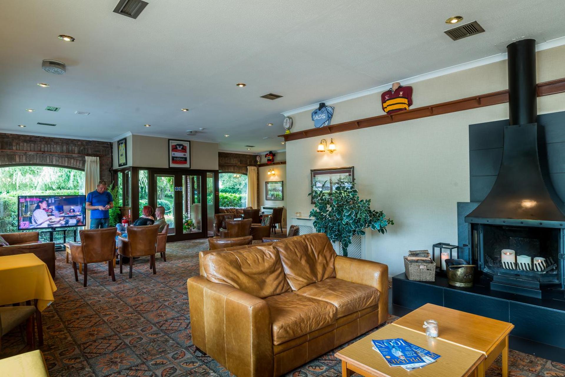 Communal lounge/ TV room